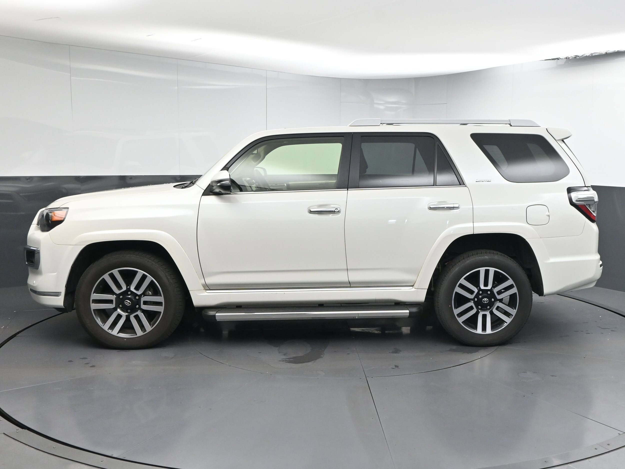 2023 Toyota 4Runner Limited photo 4