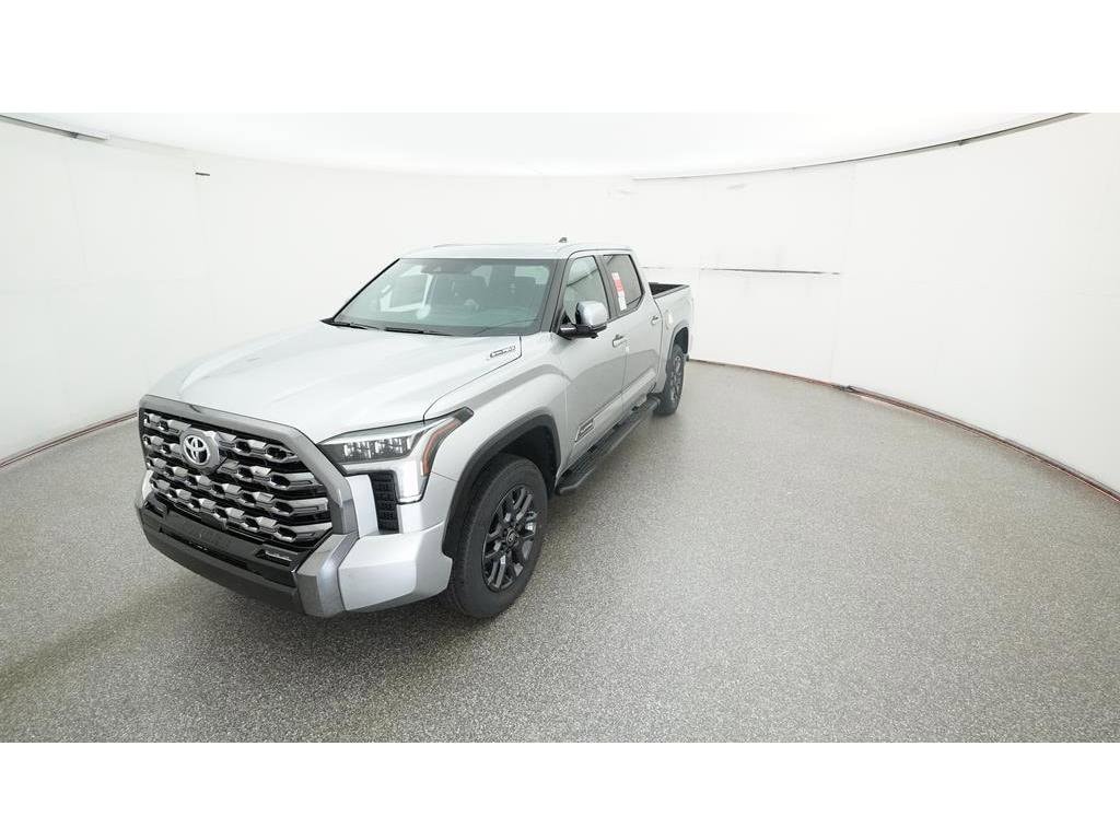 2025 Toyota Tundra Platinum - Photo 16