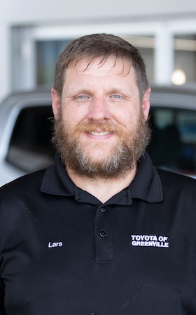 Staff member Lars Griffin from ID_443937e9a3d3
