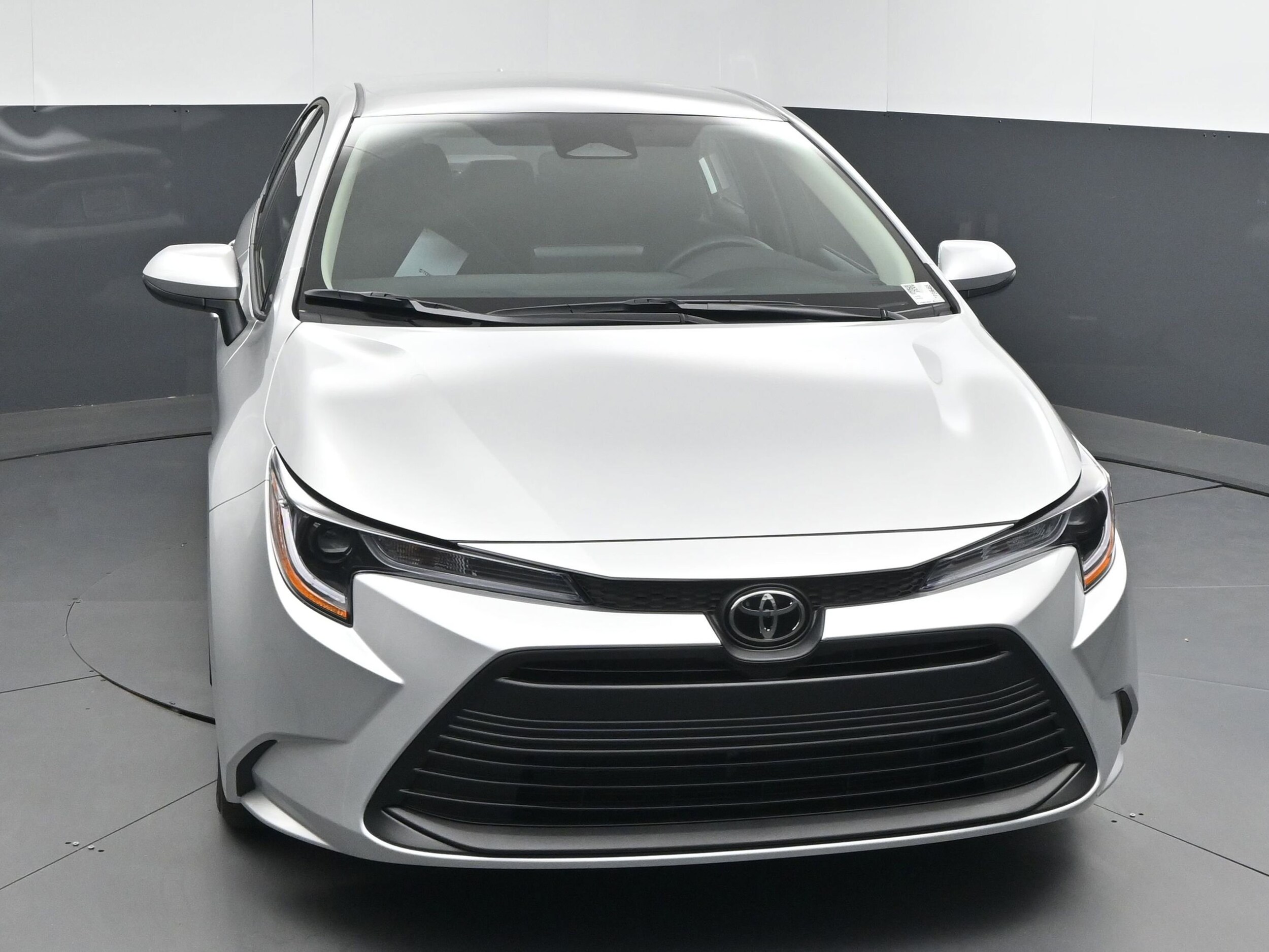2026 Toyota Corolla LE photo 2