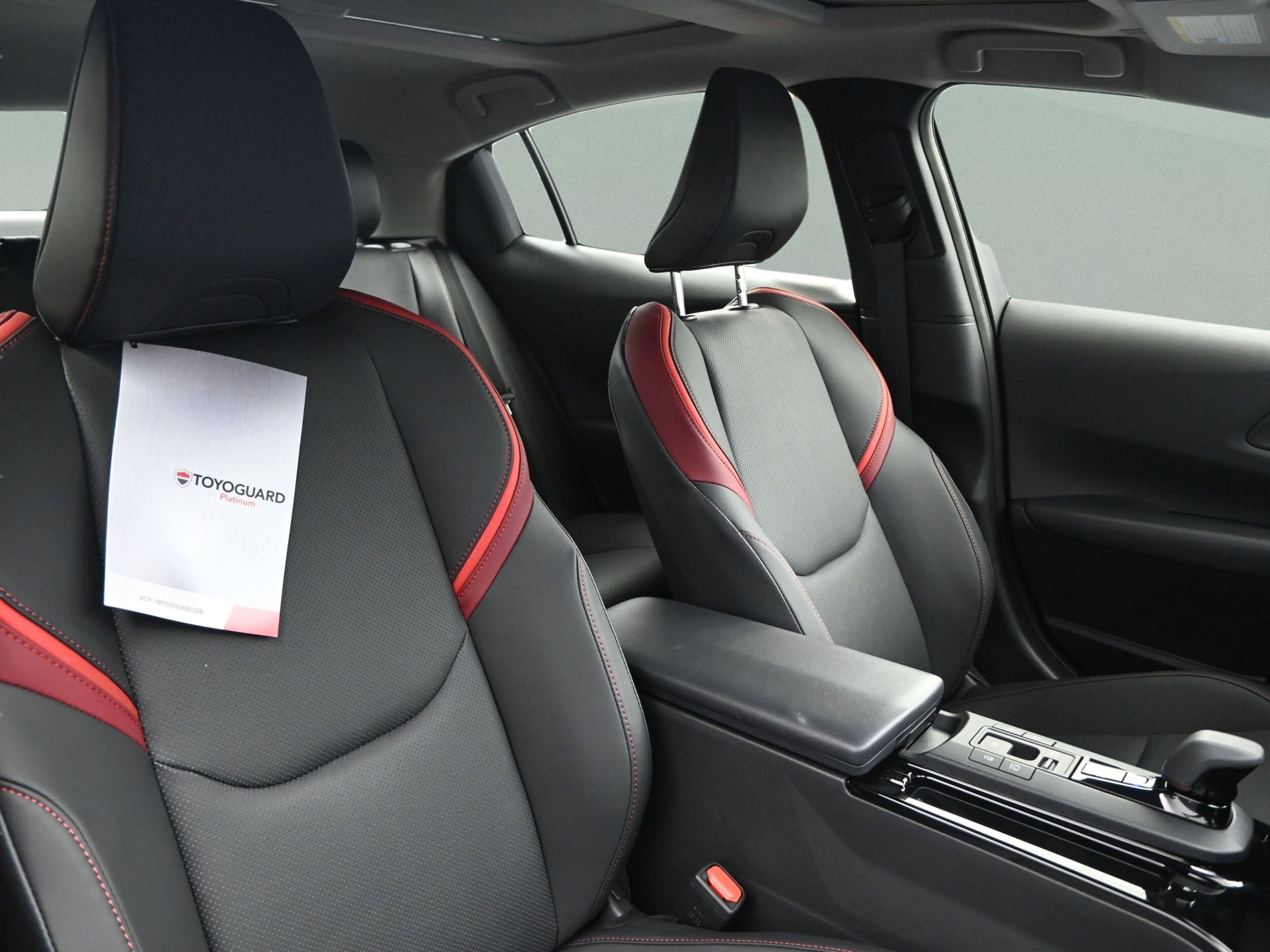 2025 Toyota Prius XSE - Photo 33