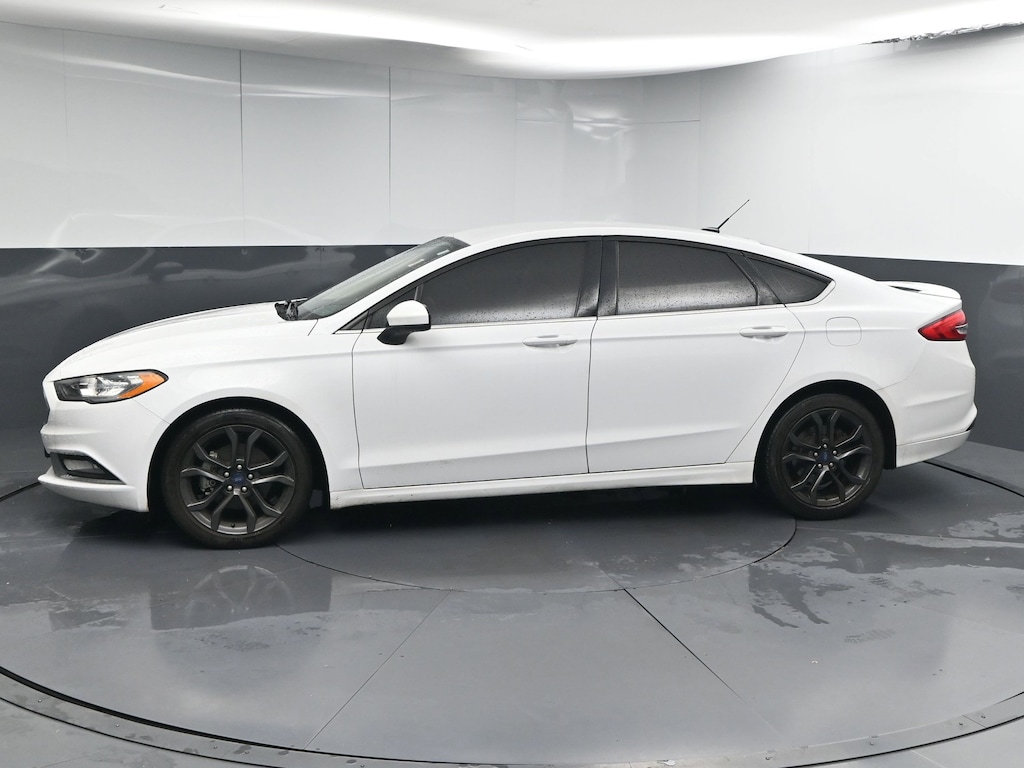 Used 2018 Ford Fusion SE Sedan