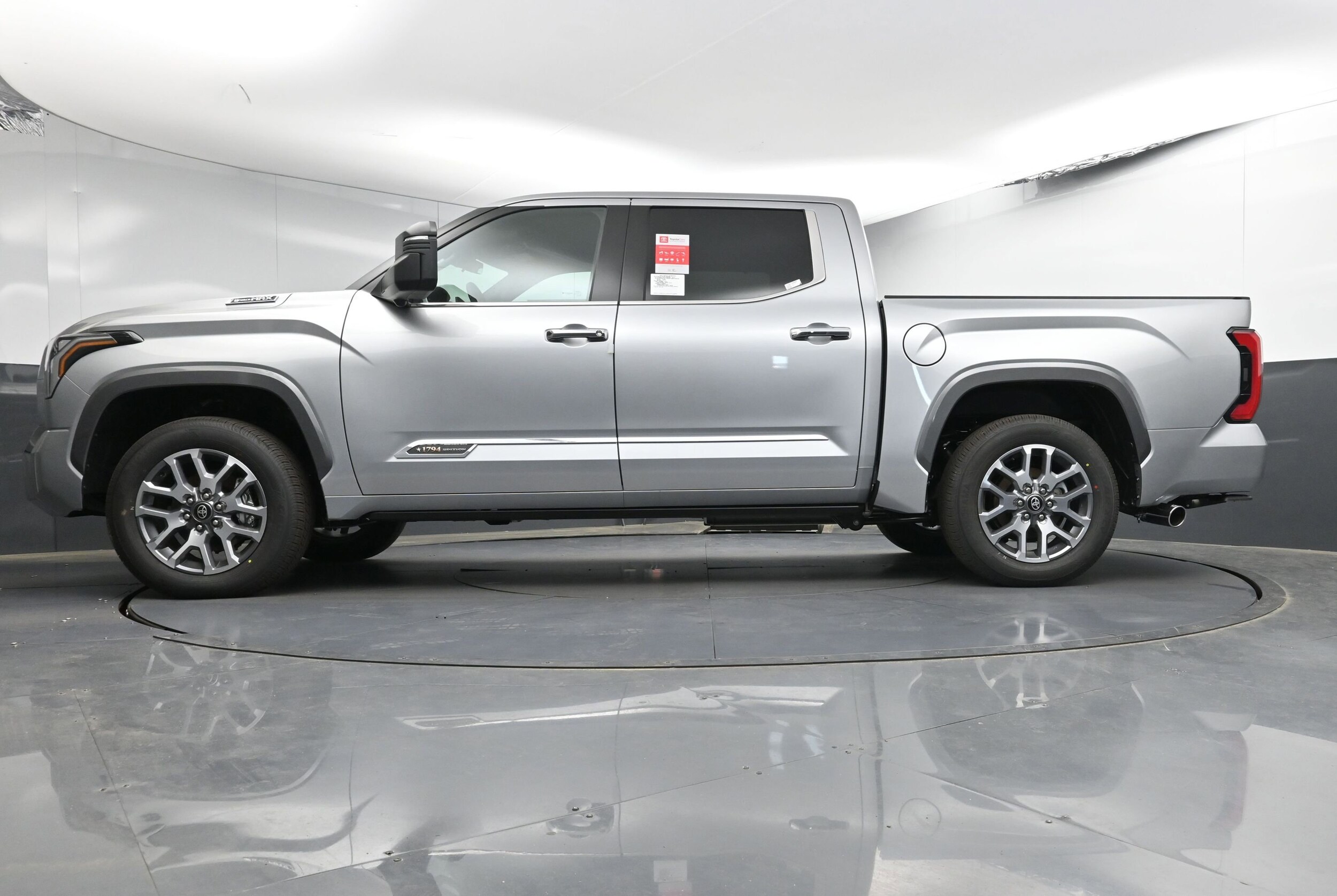 2025 Toyota Tundra 1794 Edition - Photo 16
