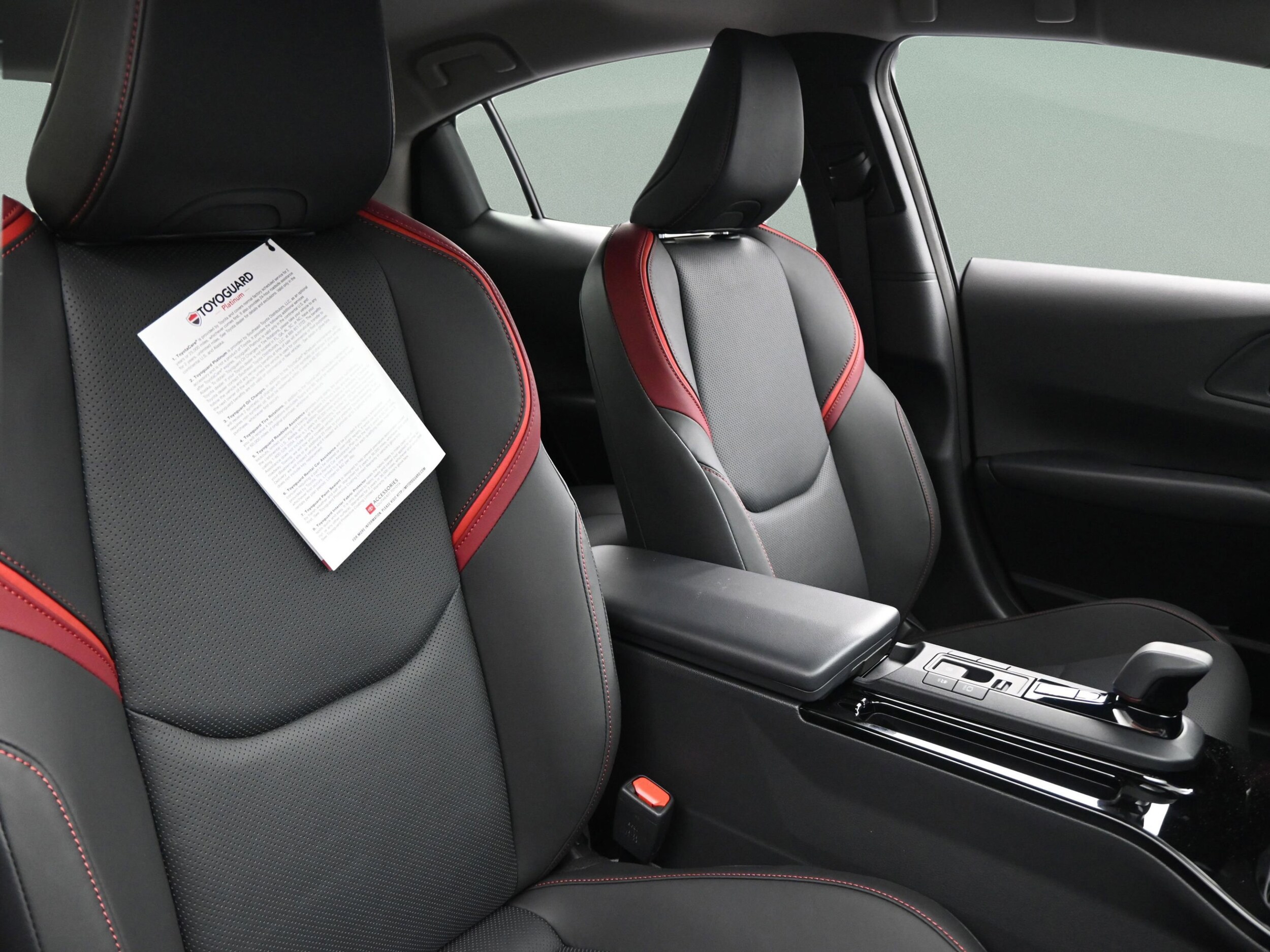 2025 Toyota Prius XSE - Photo 34