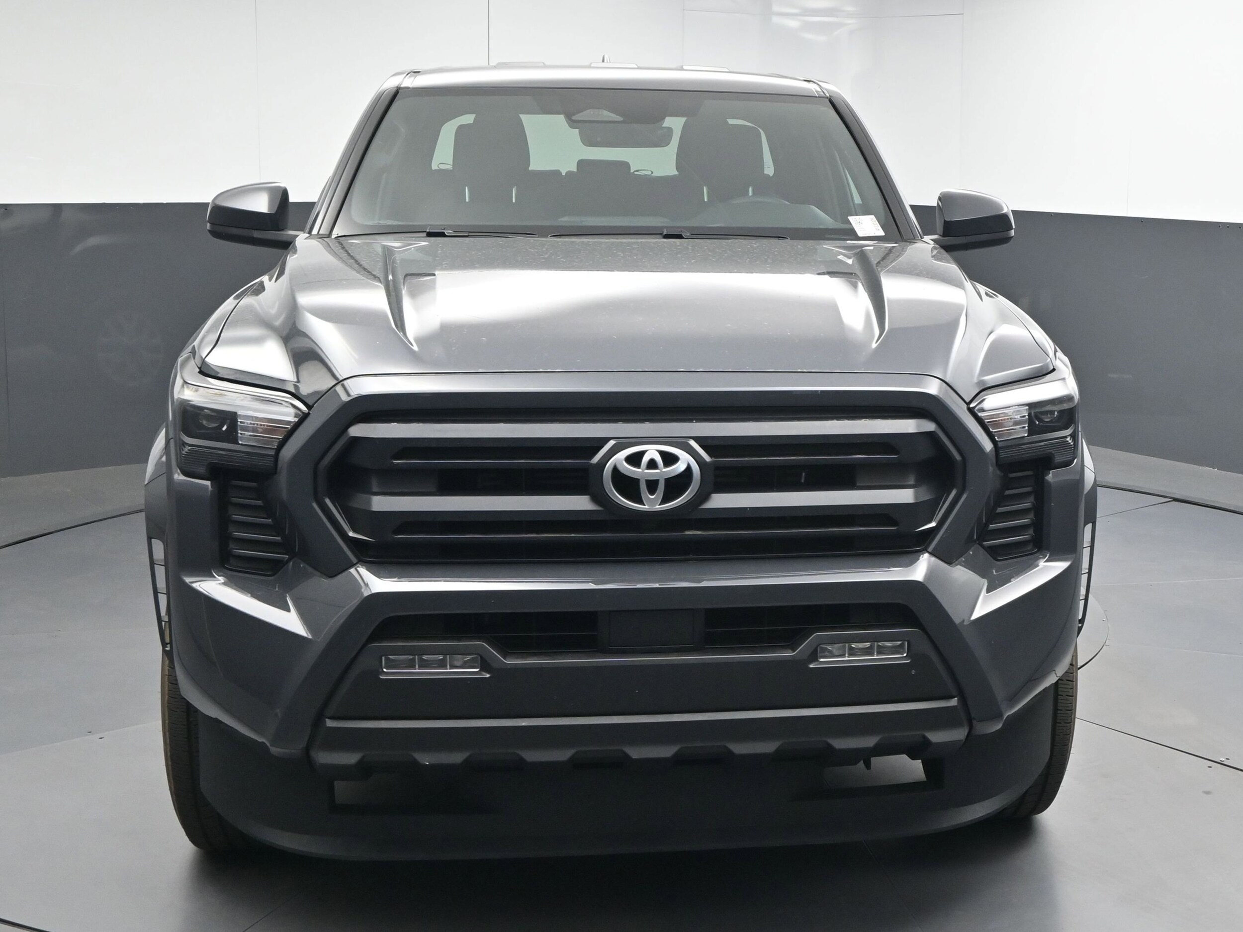 2024 Toyota Tacoma SR5 Double Cab photo 2