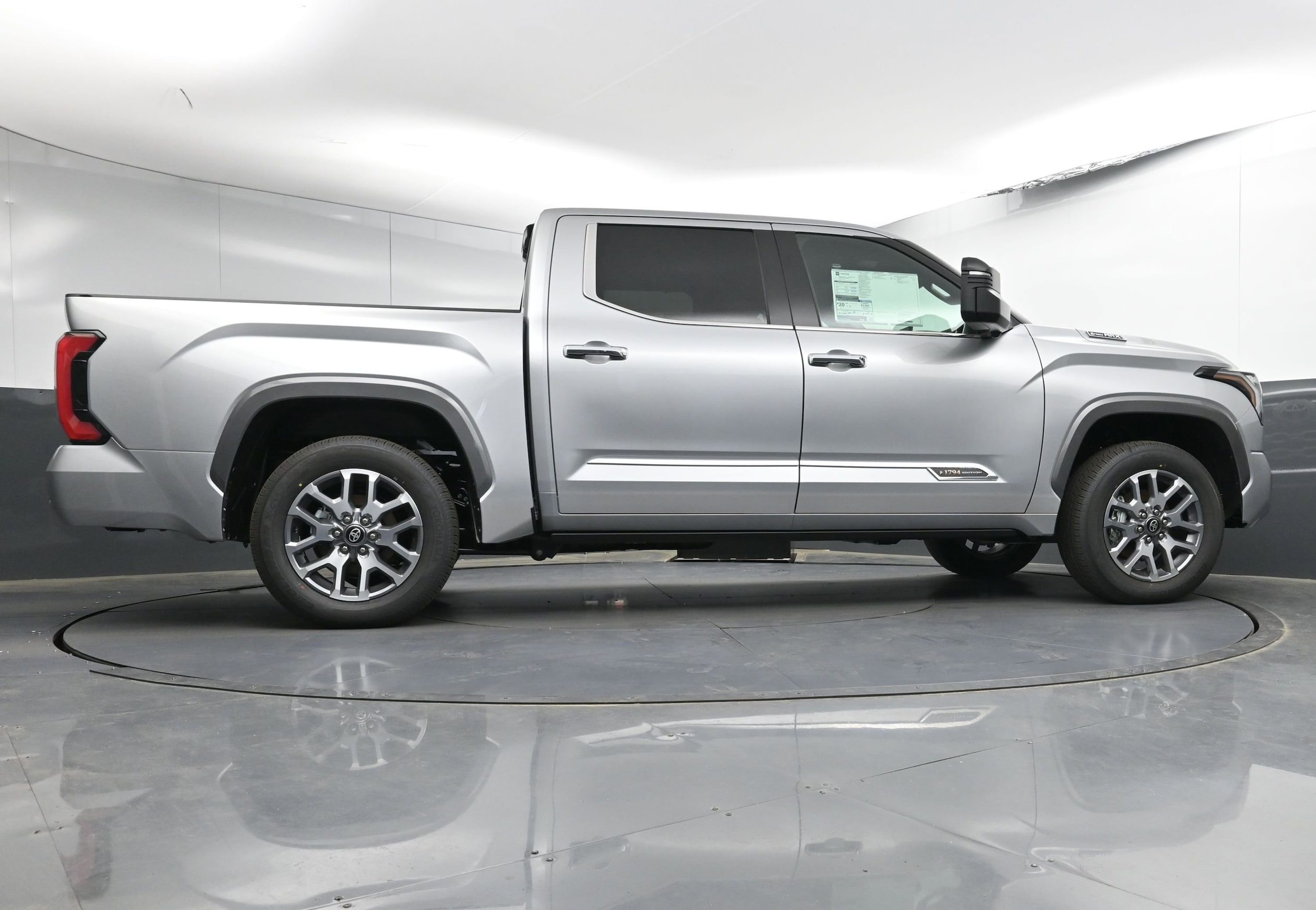 2025 Toyota Tundra 1794 Edition - Photo 12