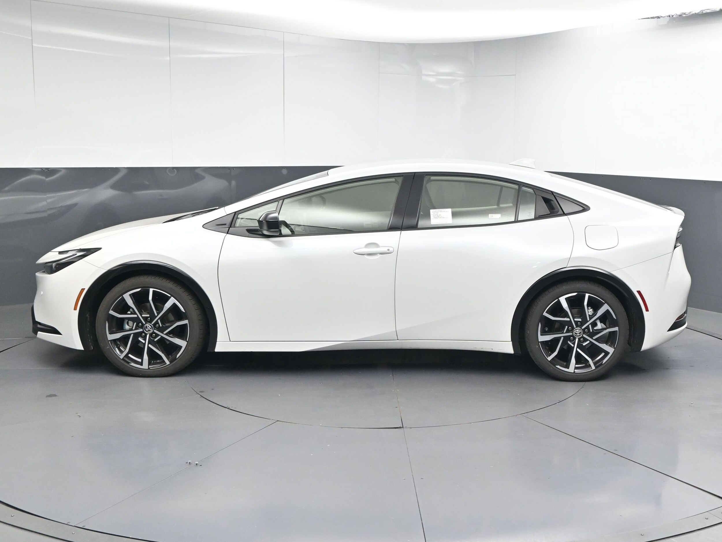 2024 Toyota Prius Prime photo 4