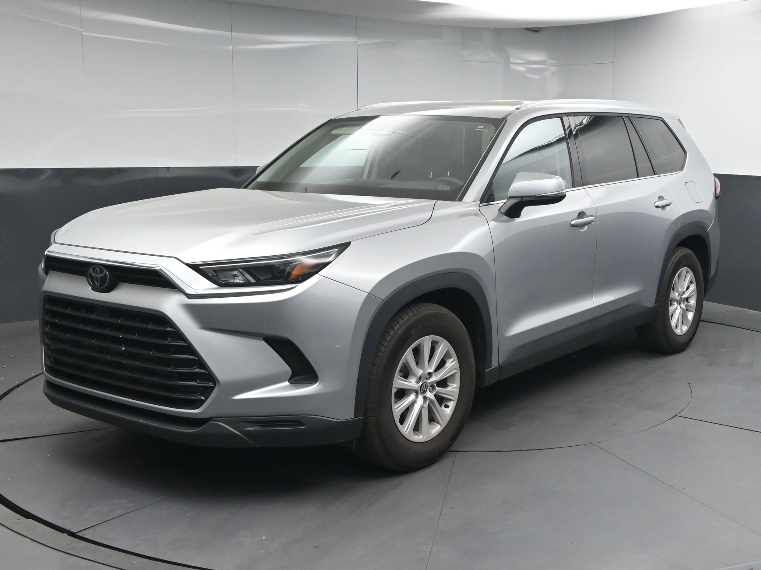 2025 Toyota Grand Highlander's photo