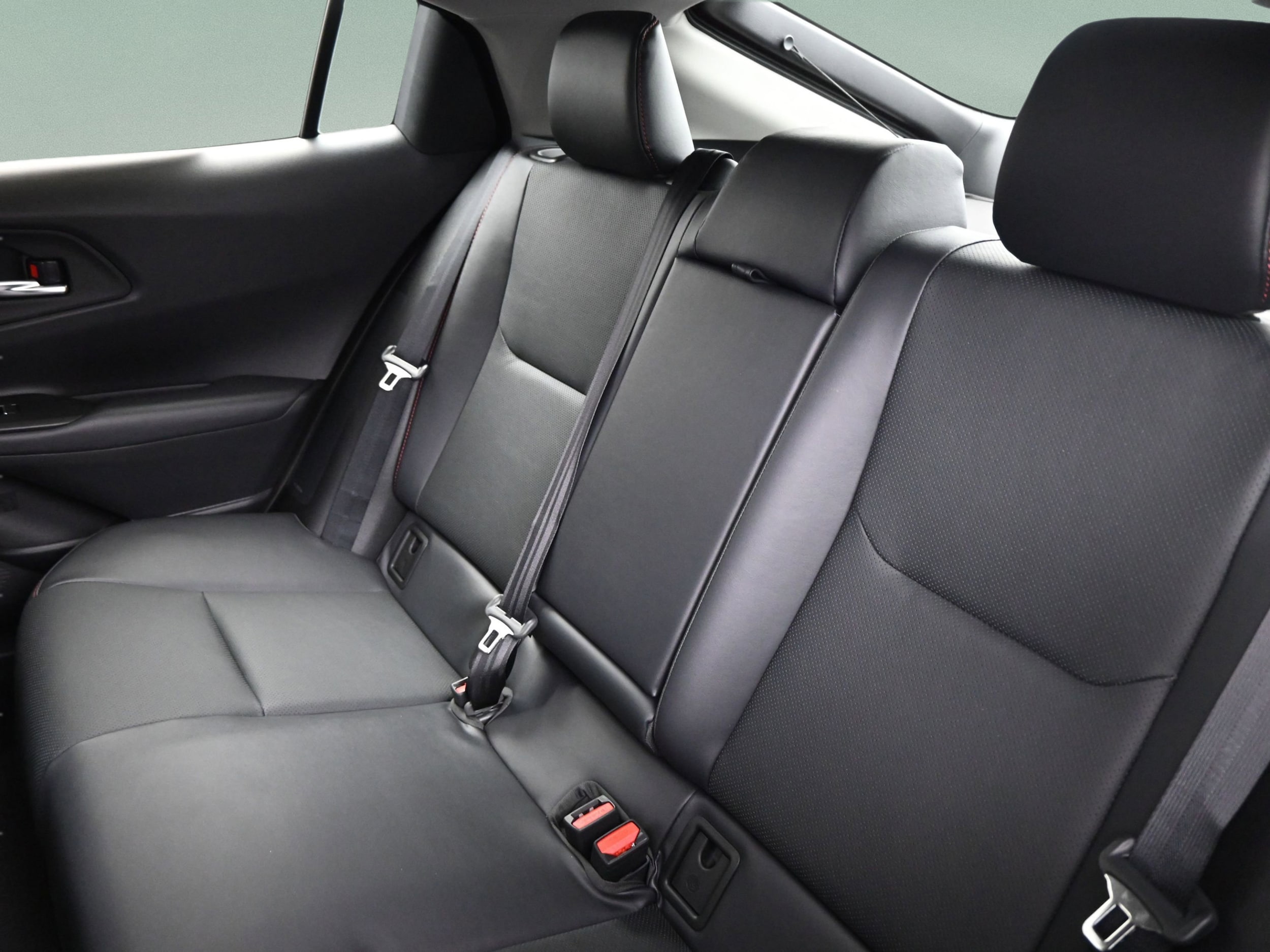 2025 Toyota Prius XSE - Photo 31