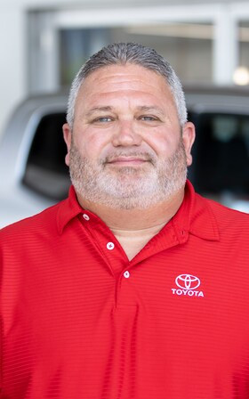Staff member Danny Godfrey  from ID_02fbf0ad1904