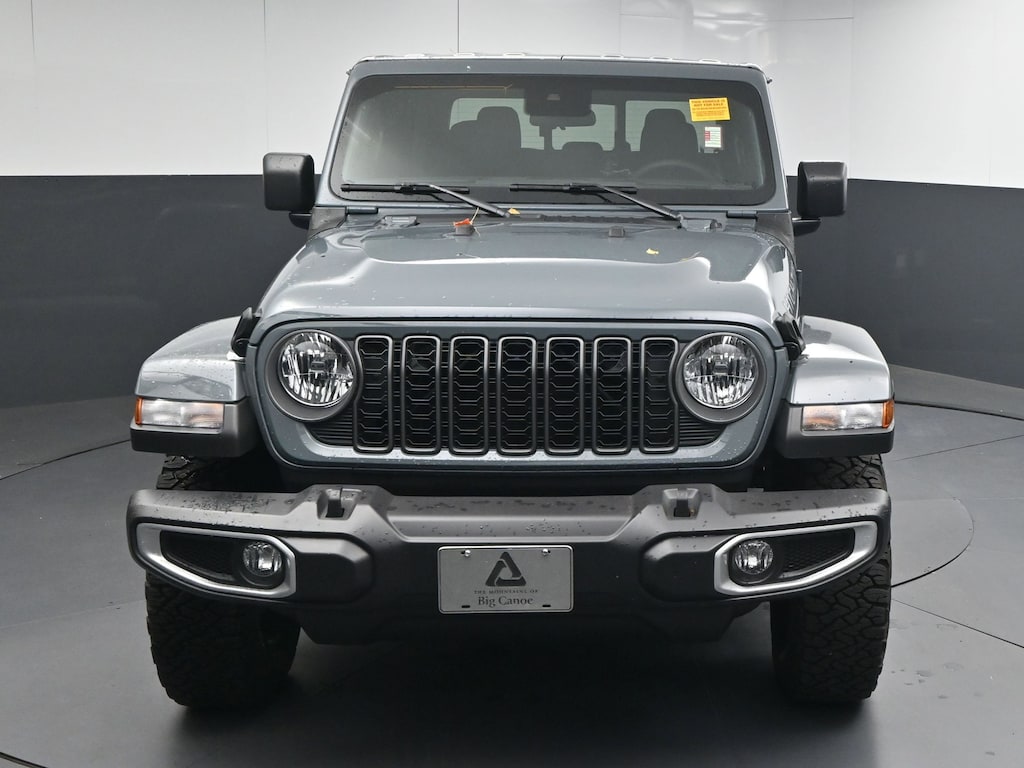 Used 2025 Jeep Gladiator Sport Truck Crew Cab