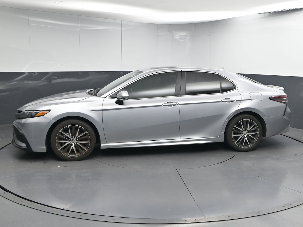 Used 2024 Toyota Camry SE Sedan