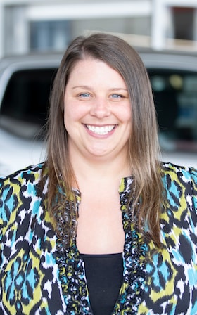 Staff member Carrie Foster from ID_02fbf0ad1904