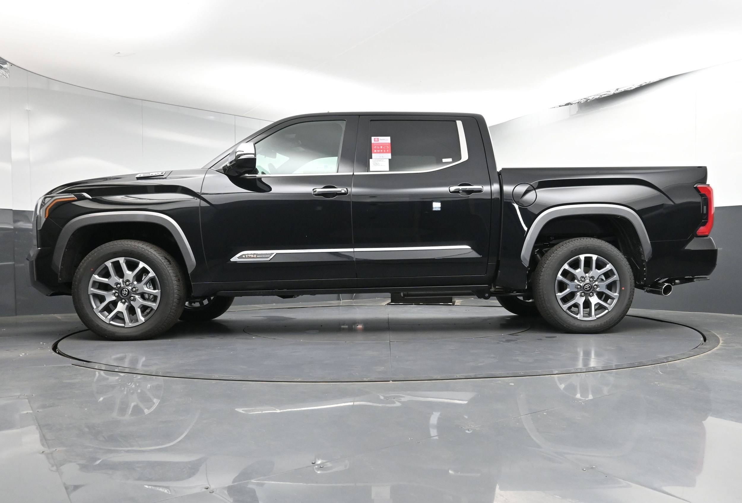 2025 Toyota Tundra 1794 Edition - Photo 25