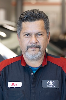 Staff member Maximilliano Osorio from ID_90789c2a8b2a