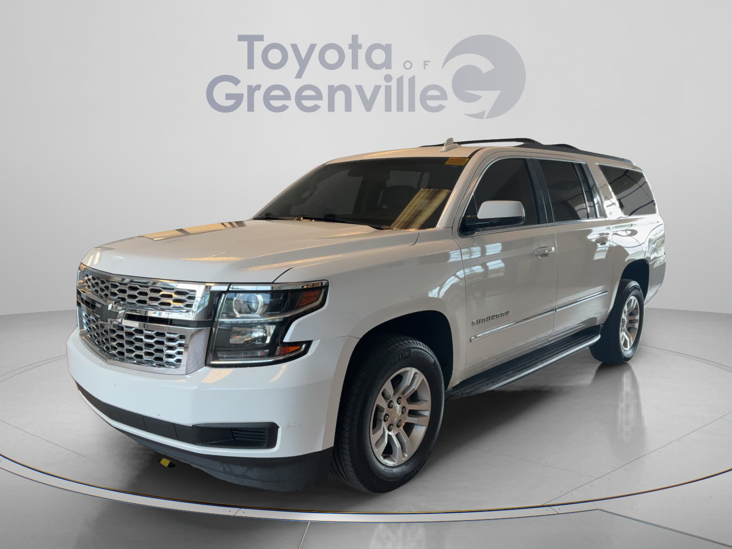 2019 Chevrolet Suburban LT RWD photo
