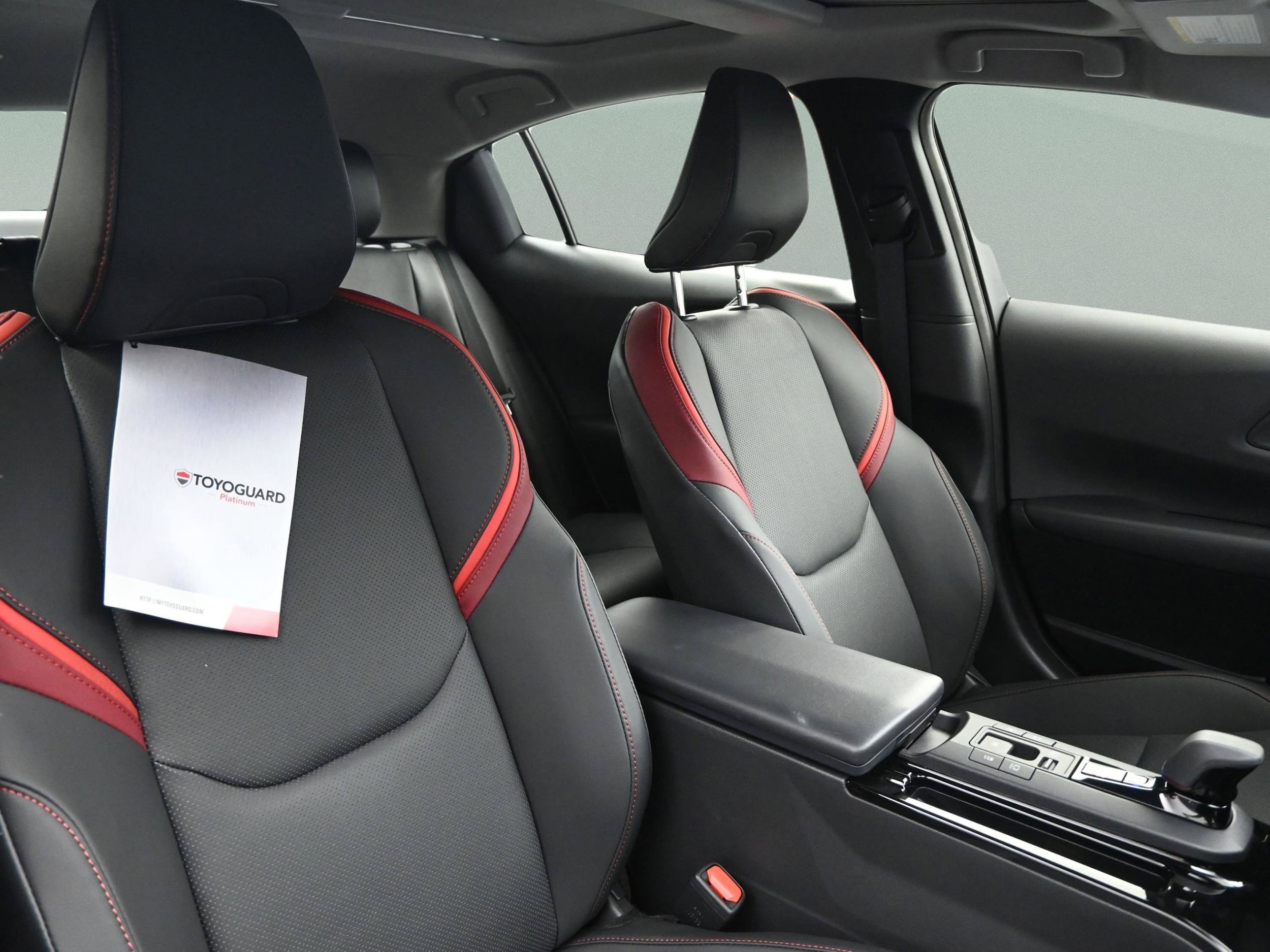 2025 Toyota Prius XSE - Photo 32