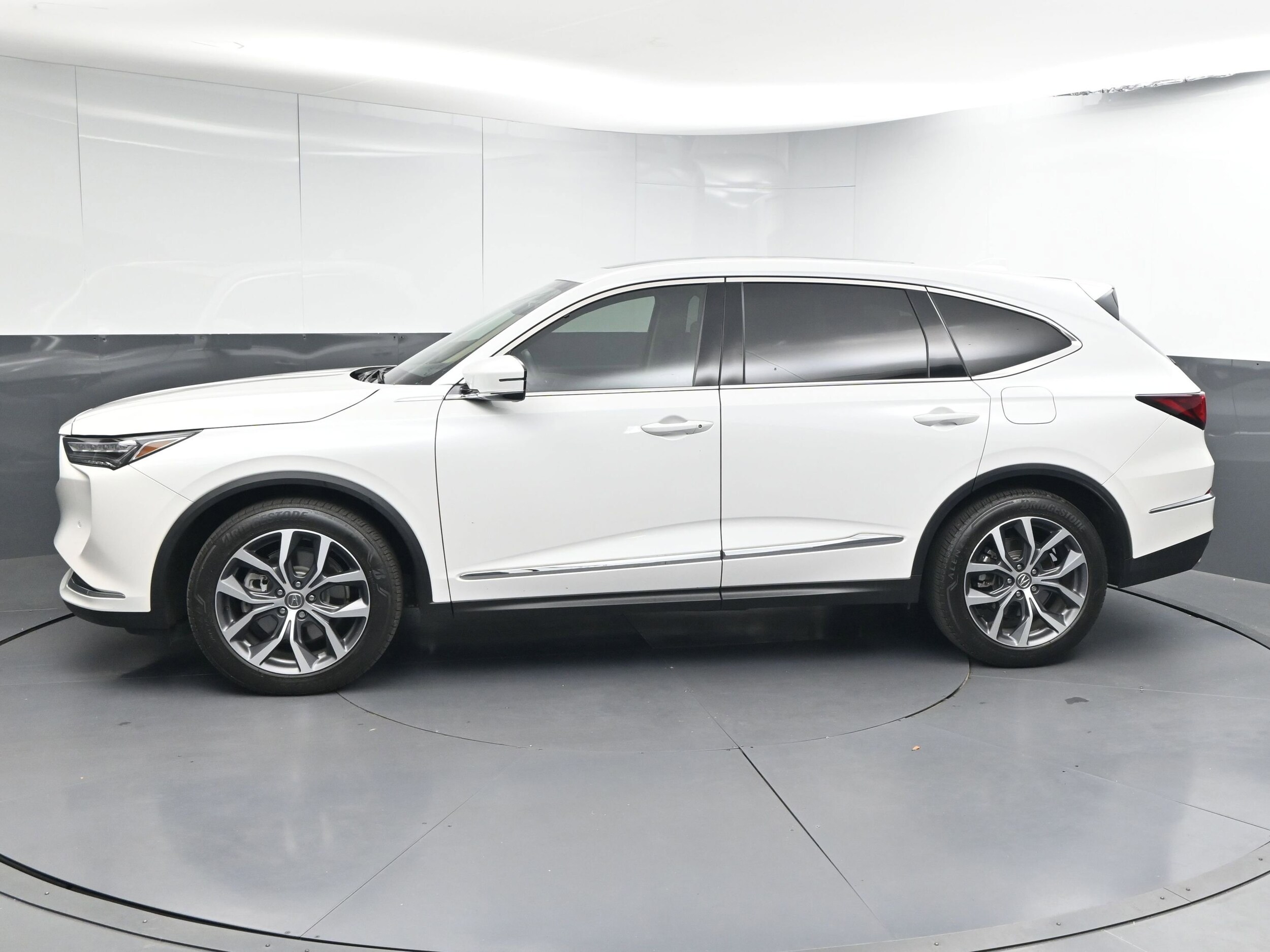 2022 Acura MDX SH-AWD Technology photo 4