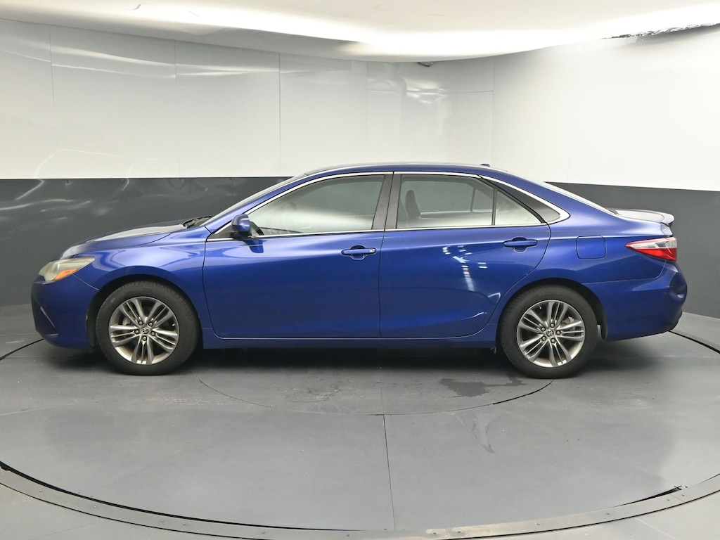 Used 2015 Toyota Camry SE Sedan