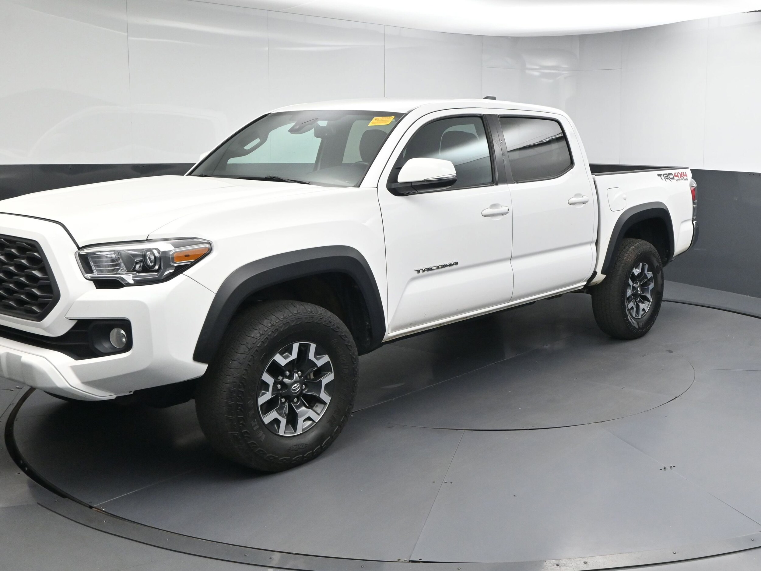 2021 Toyota Tacoma Double Cab photo 3