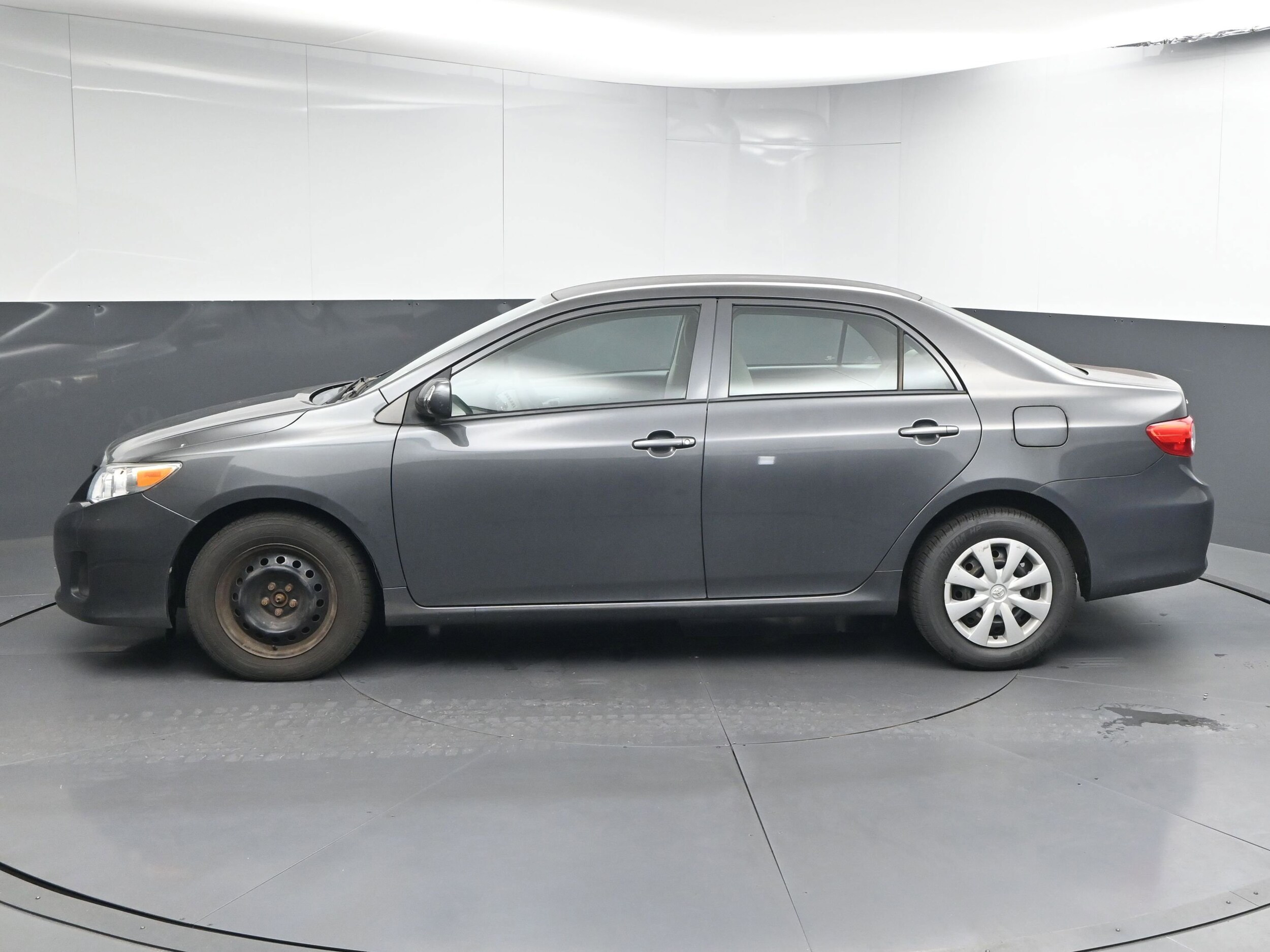 2013 Toyota Corolla L photo 4