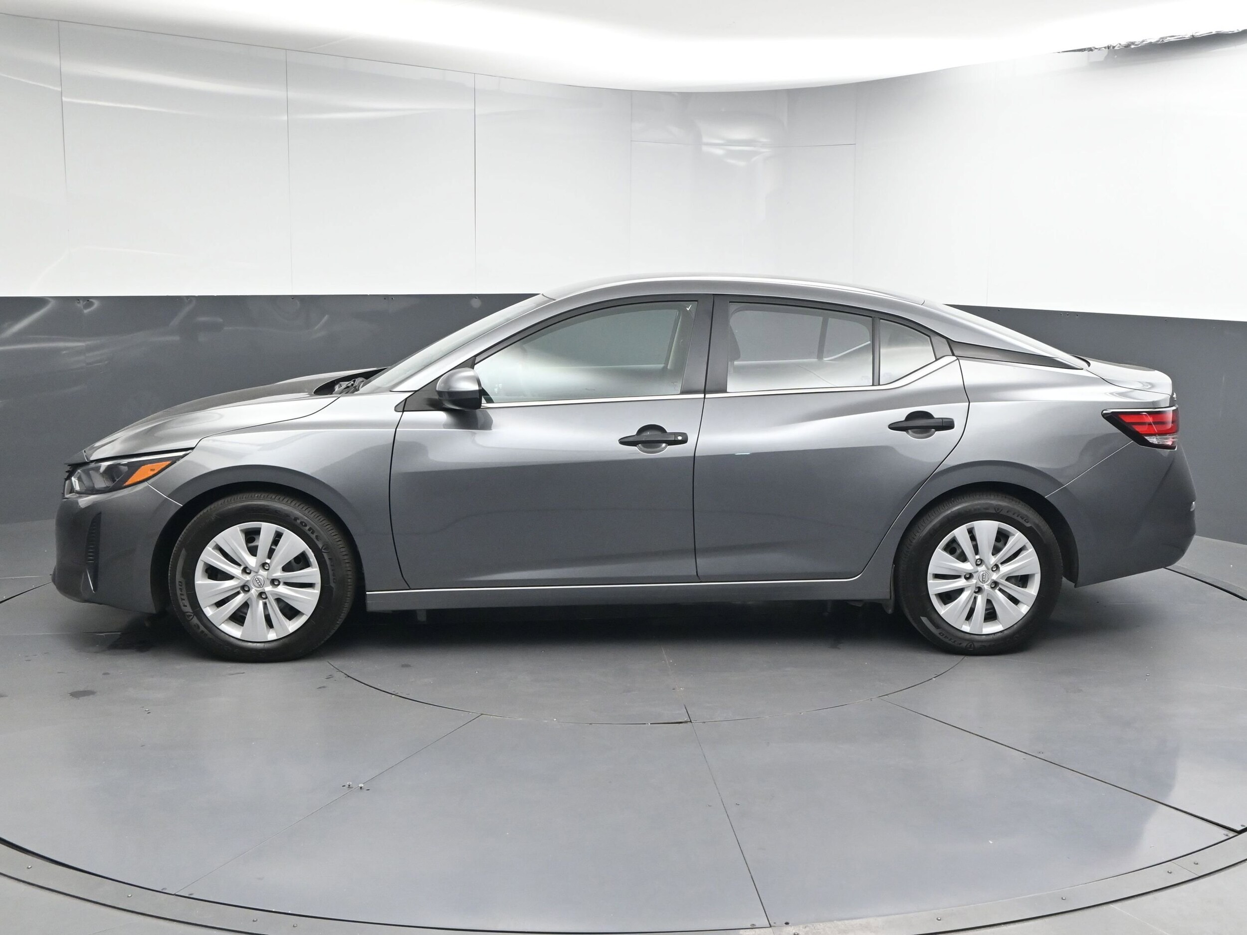 2025 Nissan Sentra S photo 4