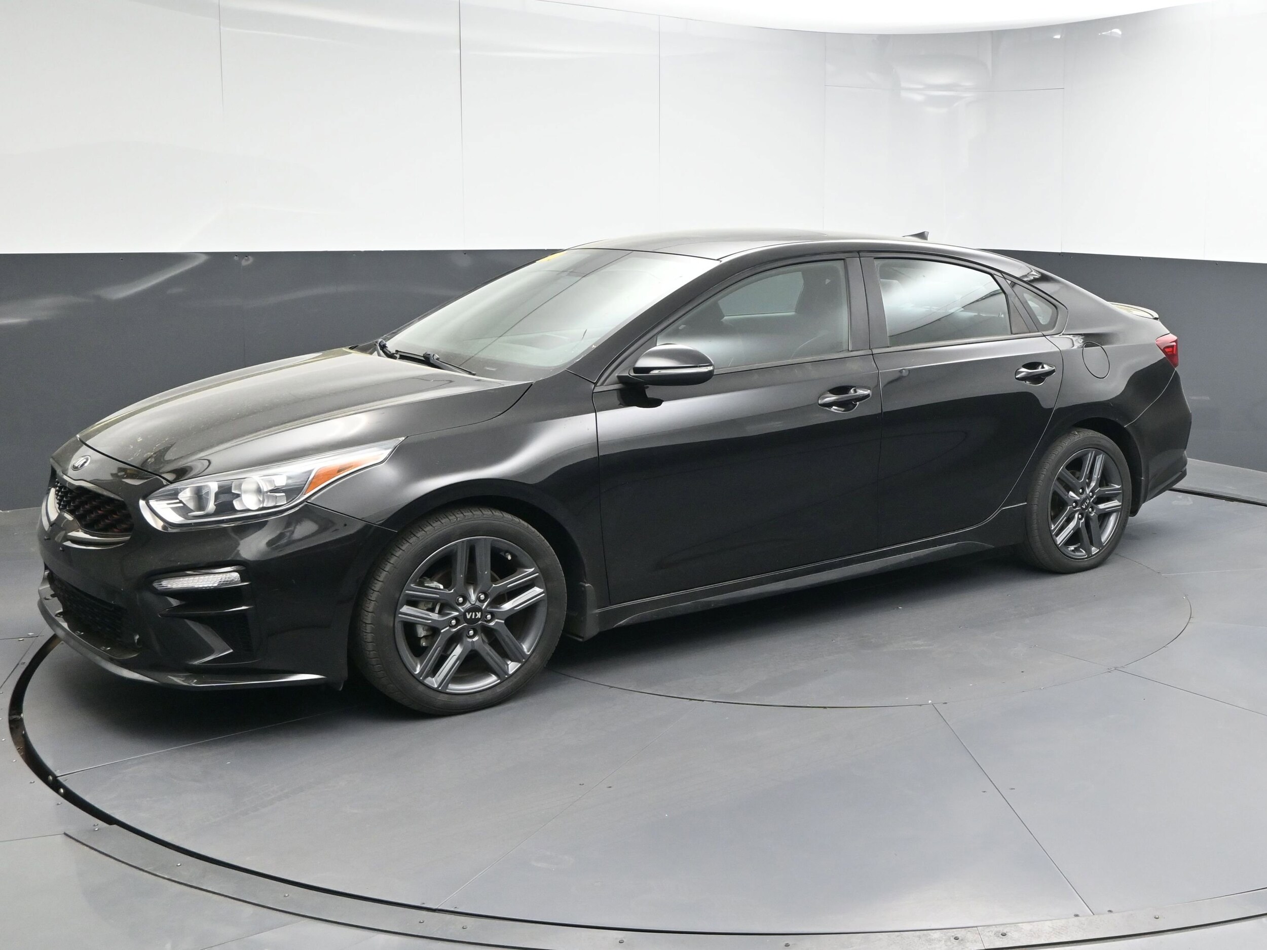 2020 Kia Forte GT-Line photo 3