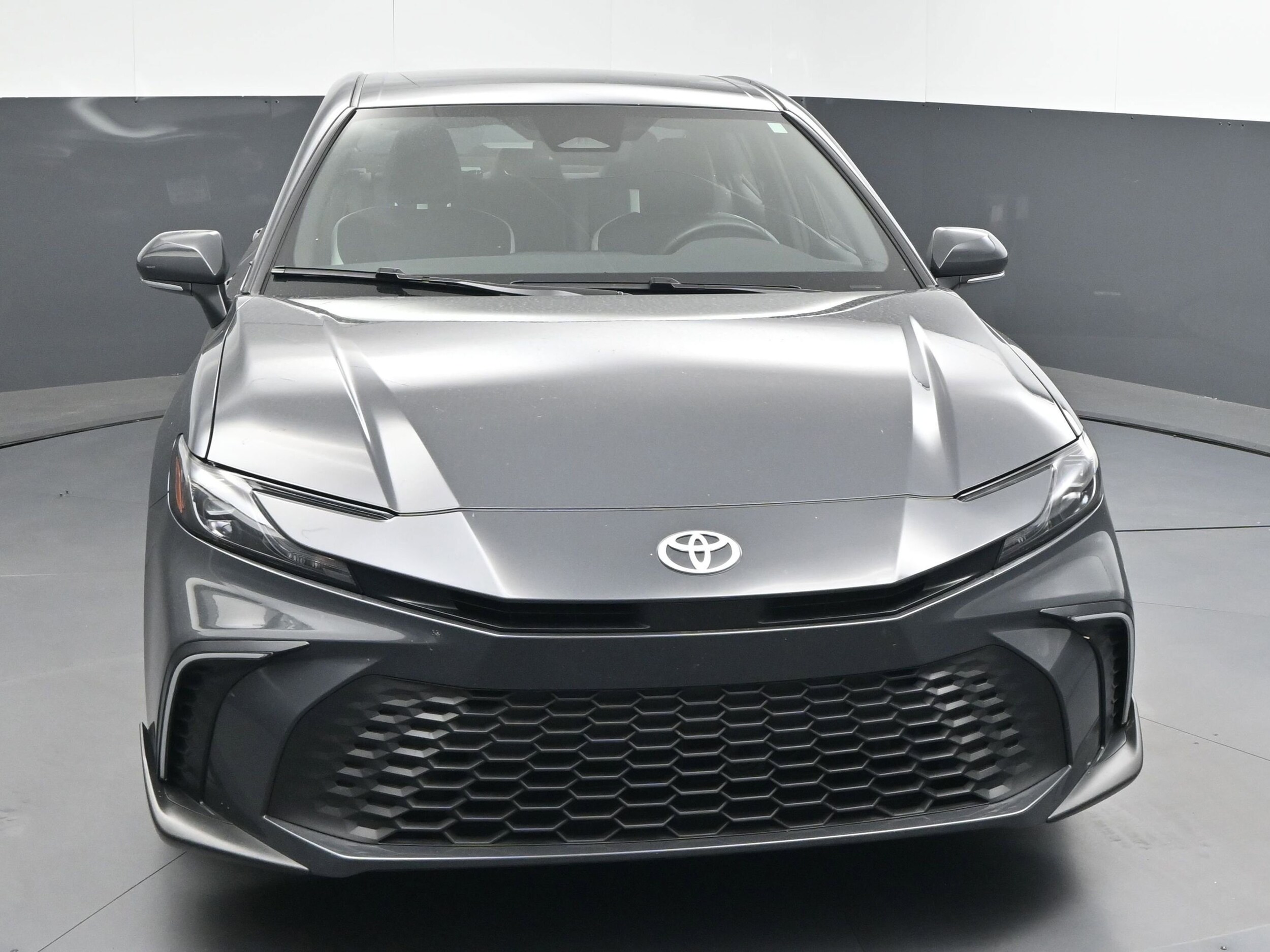 2025 Toyota Camry SE photo 2