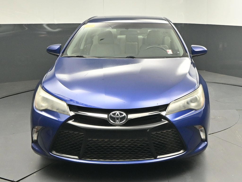 Used 2015 Toyota Camry SE Sedan