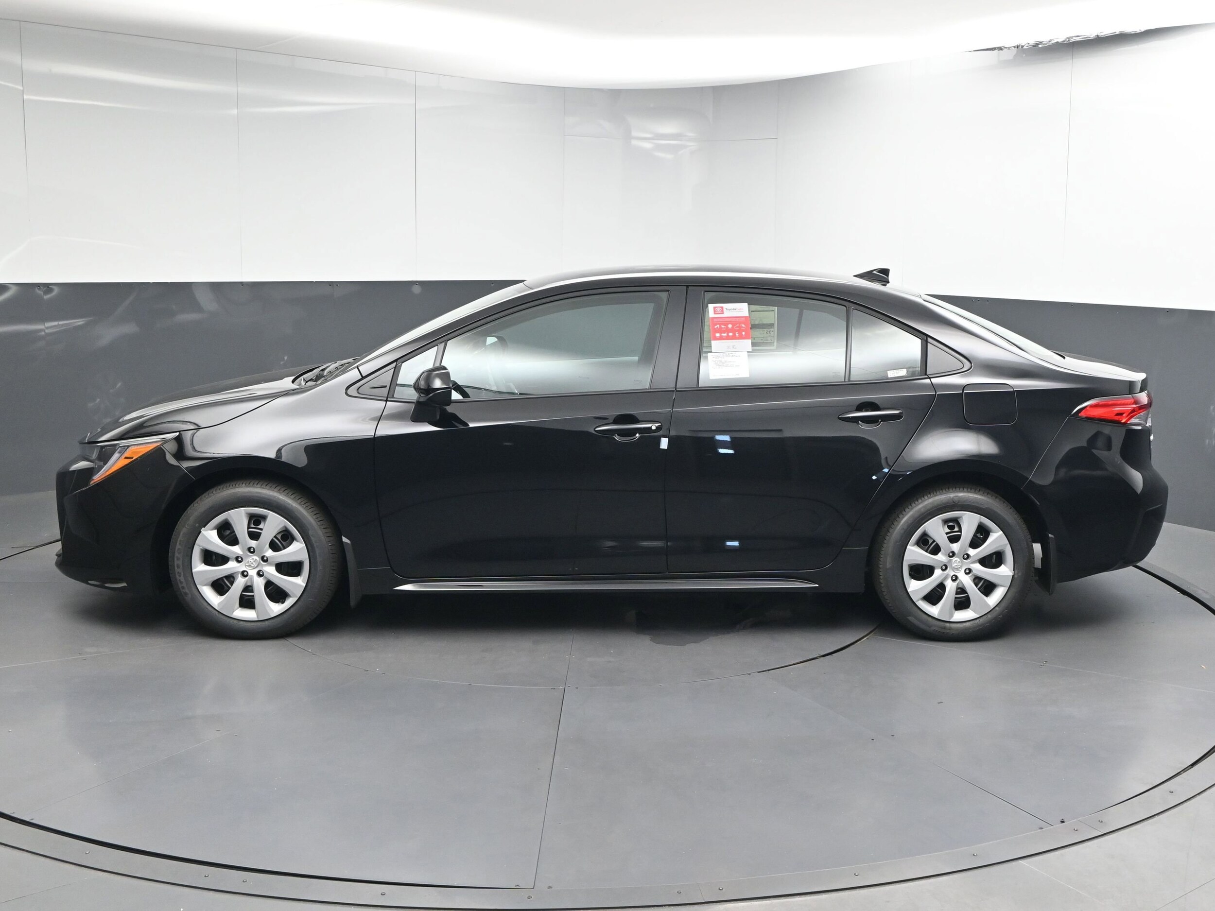2026 Toyota Corolla LE photo 4