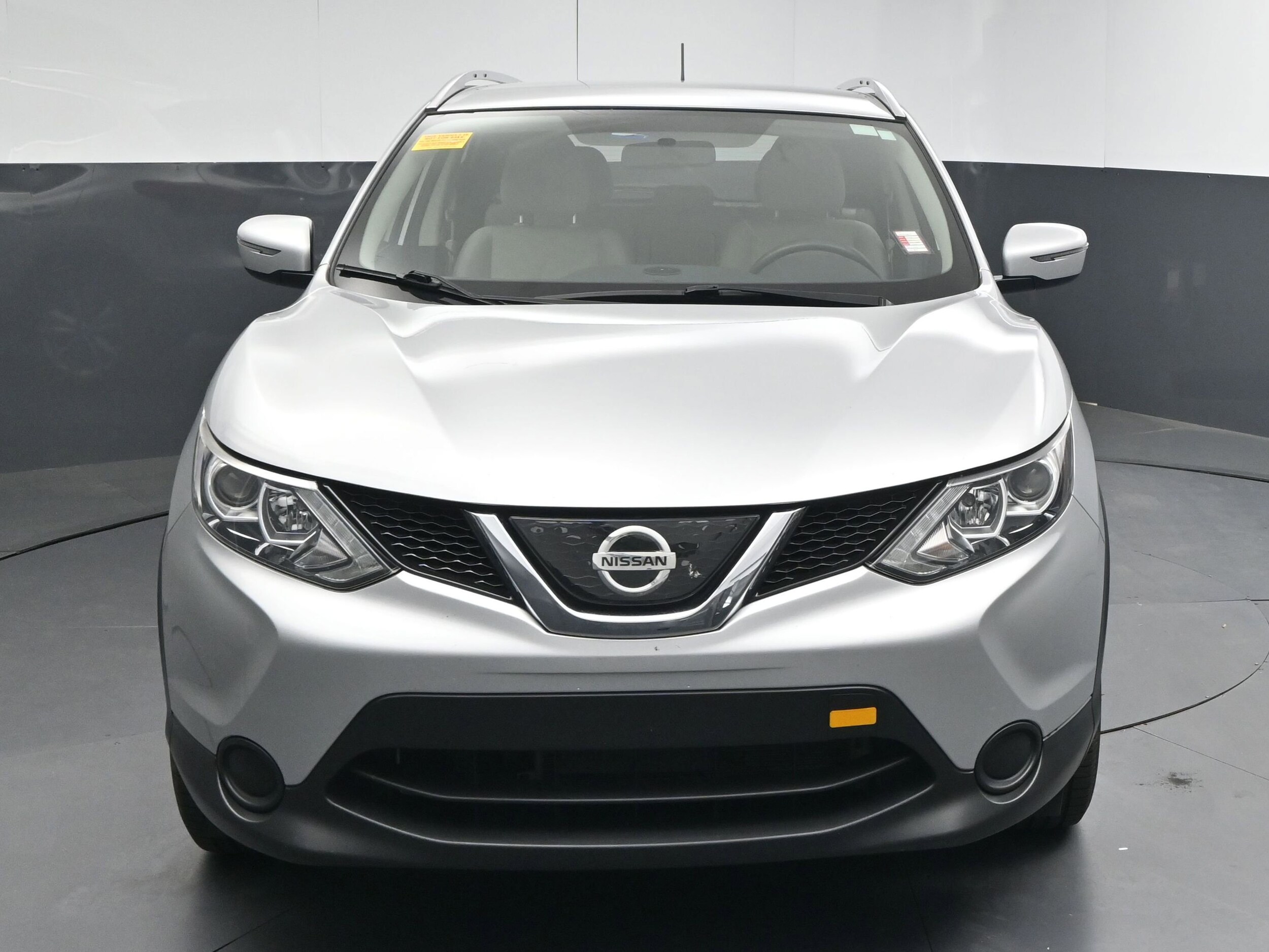 2018 Nissan Rogue Sport SV photo 2