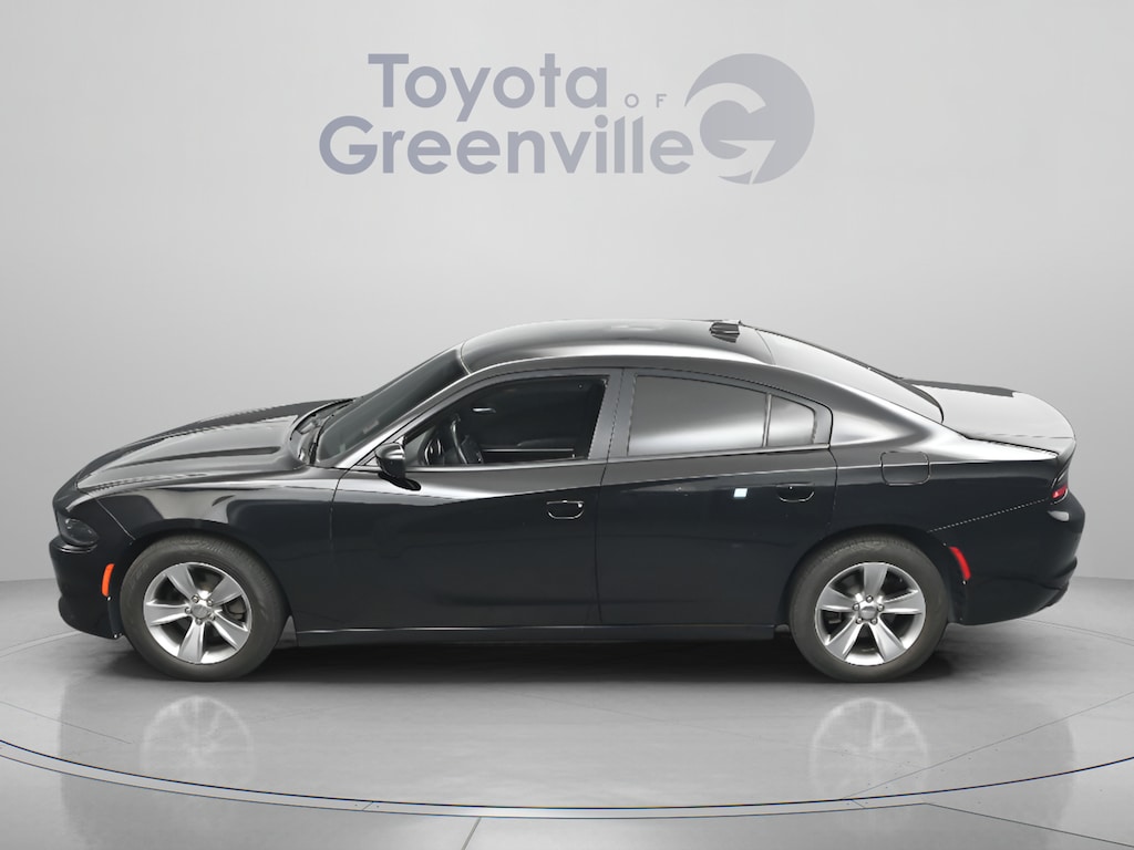 Used 2017 Dodge Charger SXT Sedan