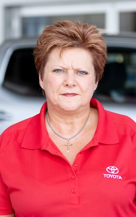 Staff member Kathy Okamoto  from ID_90789c2a8b2a