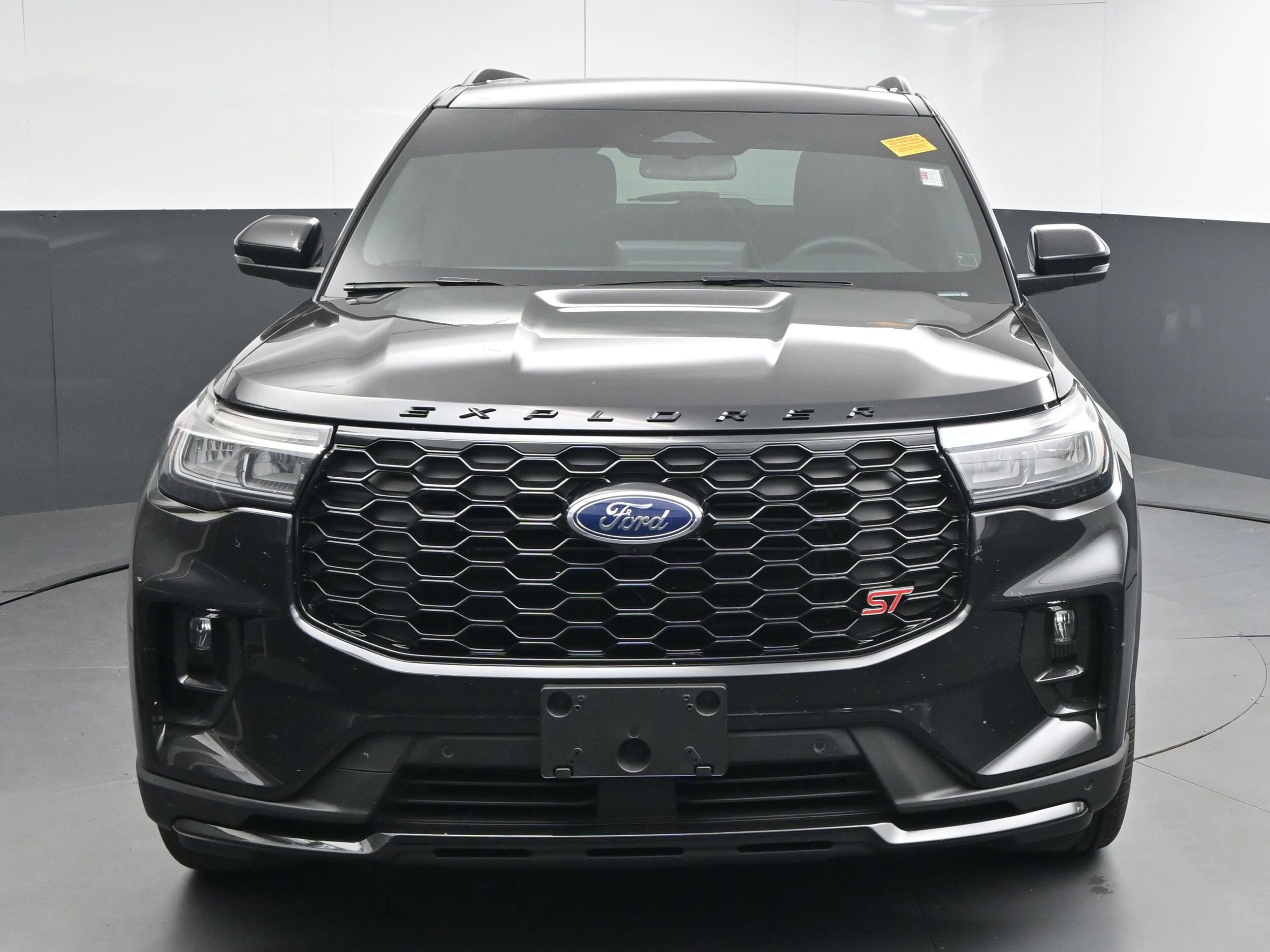 2025 Ford Explorer ST photo 2