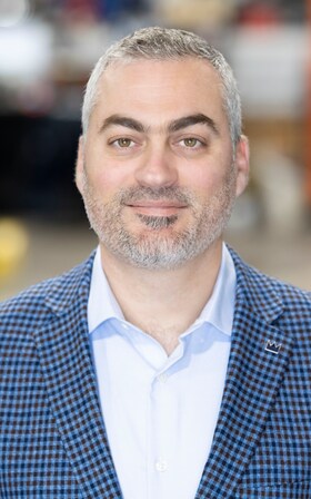 Staff member Salah Youssef  from ID_2ddf4ef57755