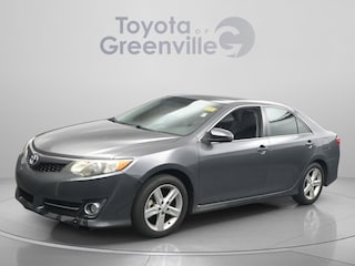 2014 Toyota Camry SE Sedan