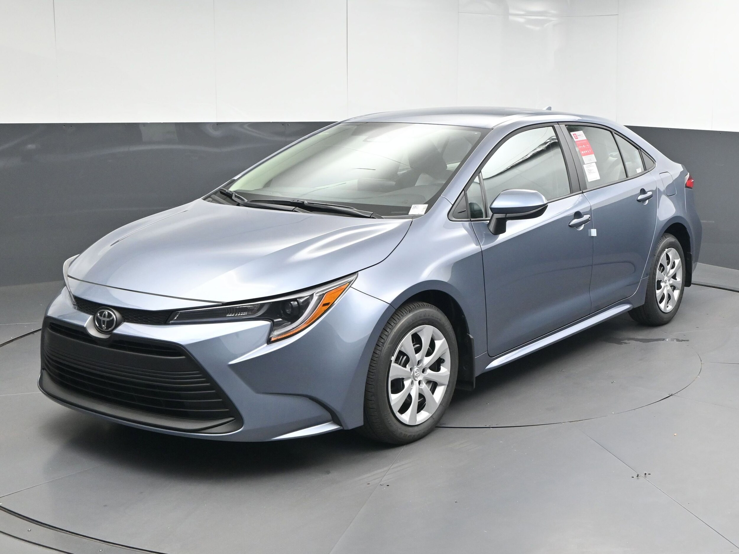 2026 Toyota Corolla LE photo 3