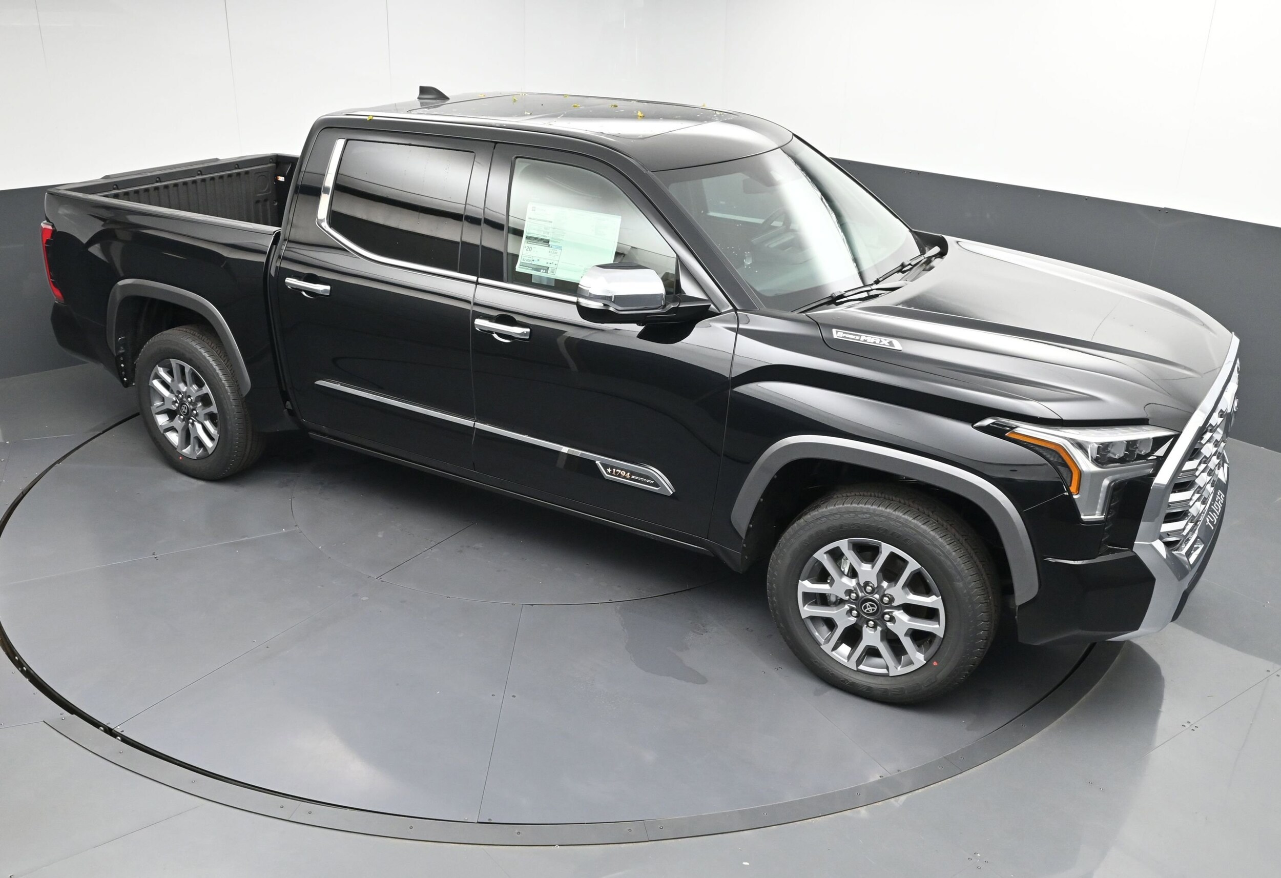 2025 Toyota Tundra 1794 Edition - Photo 28