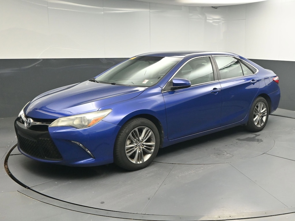Used 2015 Toyota Camry SE Sedan