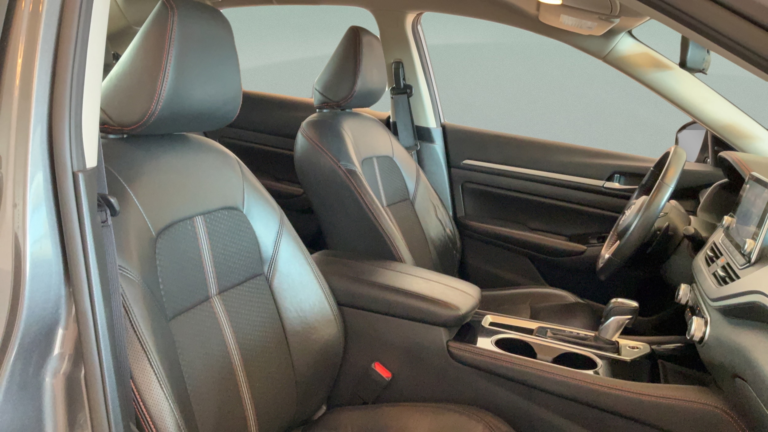 2024 Nissan Altima SR - Photo 36