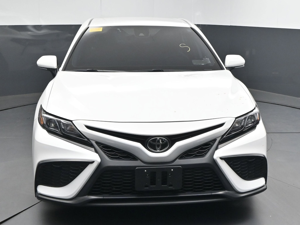 Used 2023 Toyota Camry SE Sedan
