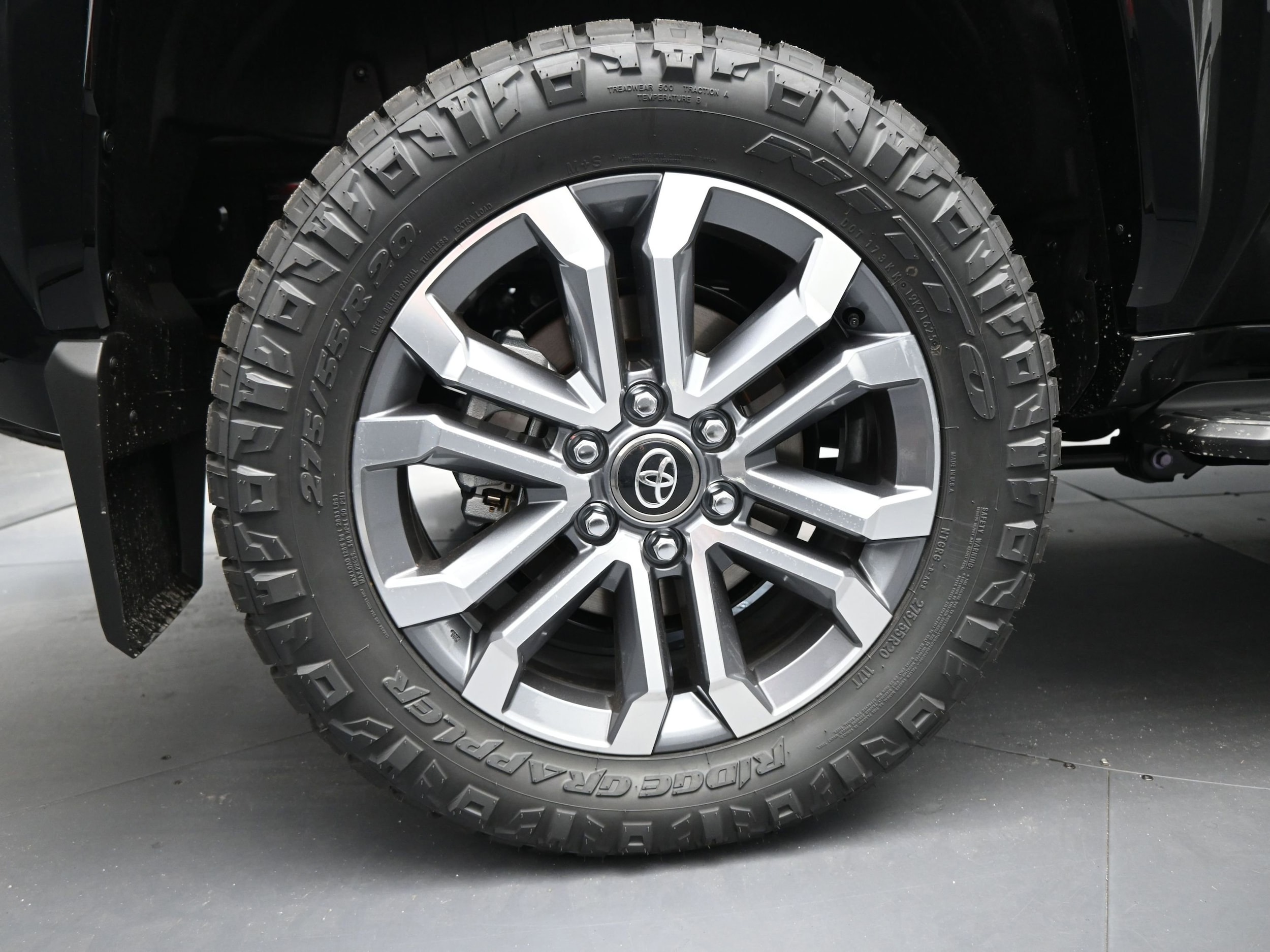 2025 Toyota 4Runner Limited - Photo 19