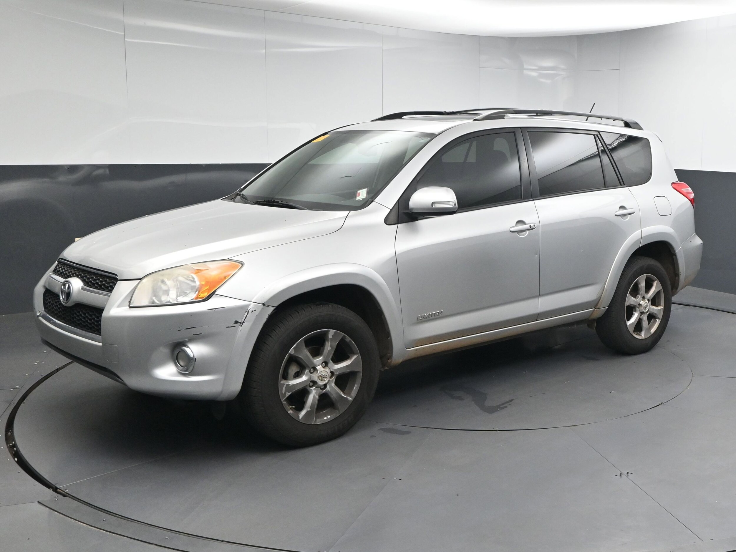 2010 Toyota RAV4 Limited photo 3