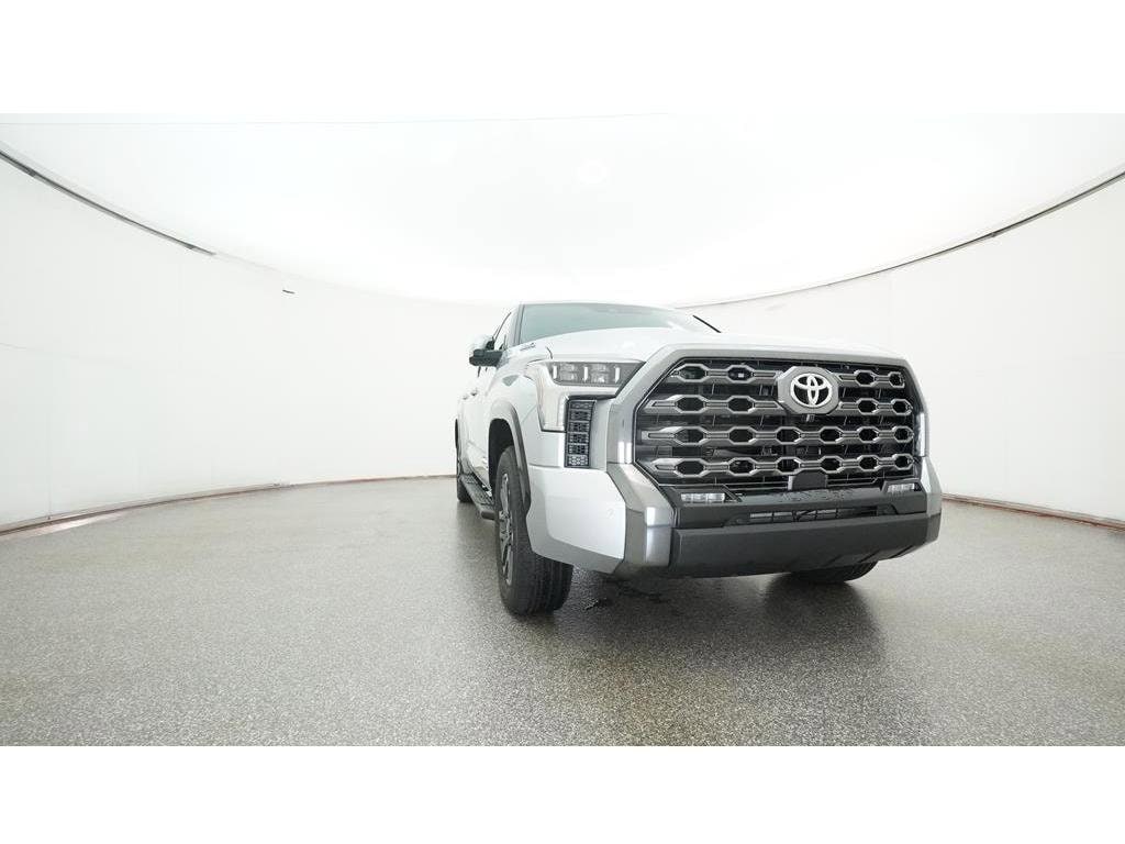 2025 Toyota Tundra Platinum - Photo 30