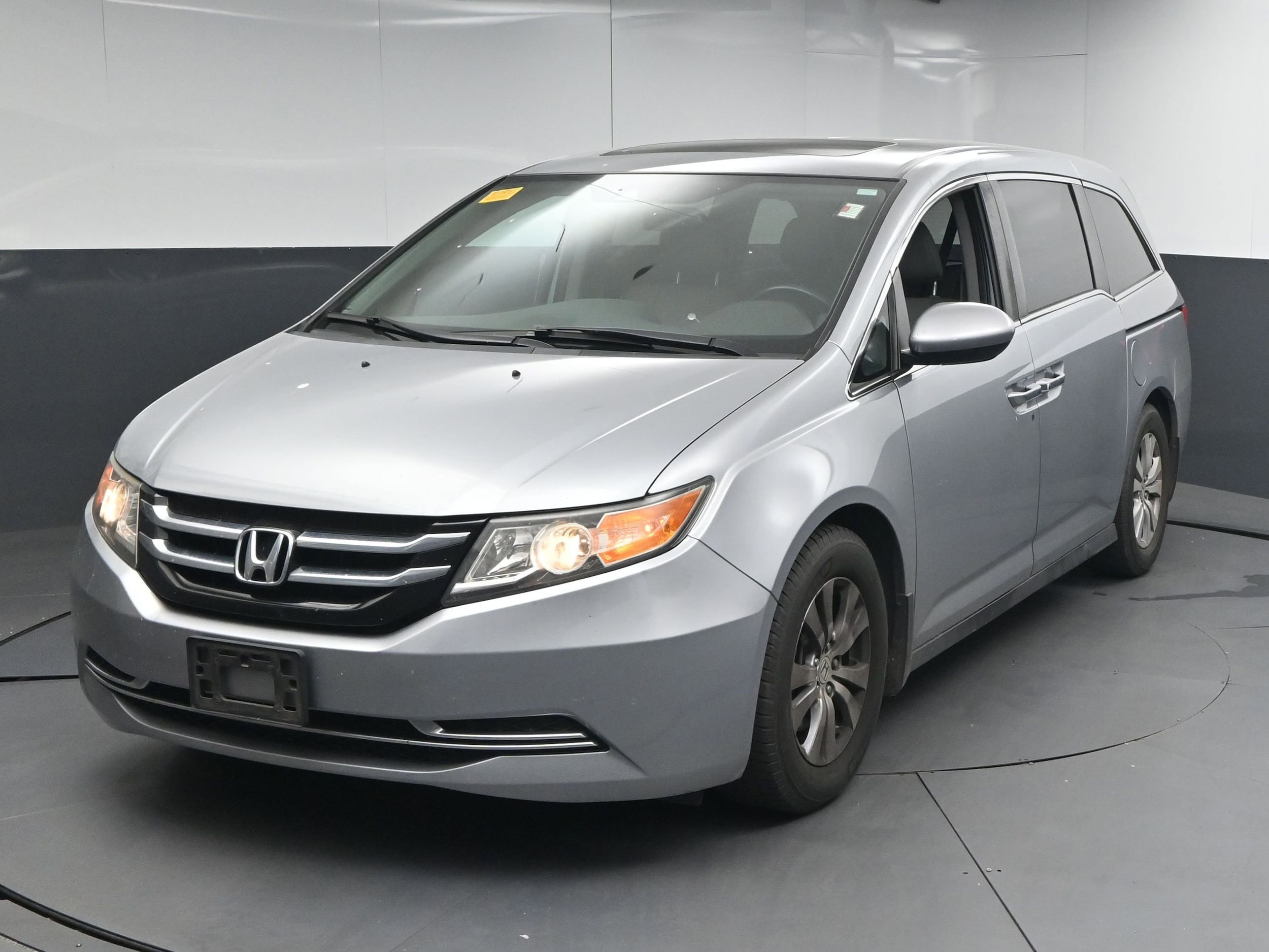 2016 Honda Odyssey EX-L with DVD Rear Entertainment System's photo