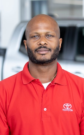 Staff member Cedric Thompson from ID_1e5af08c4785