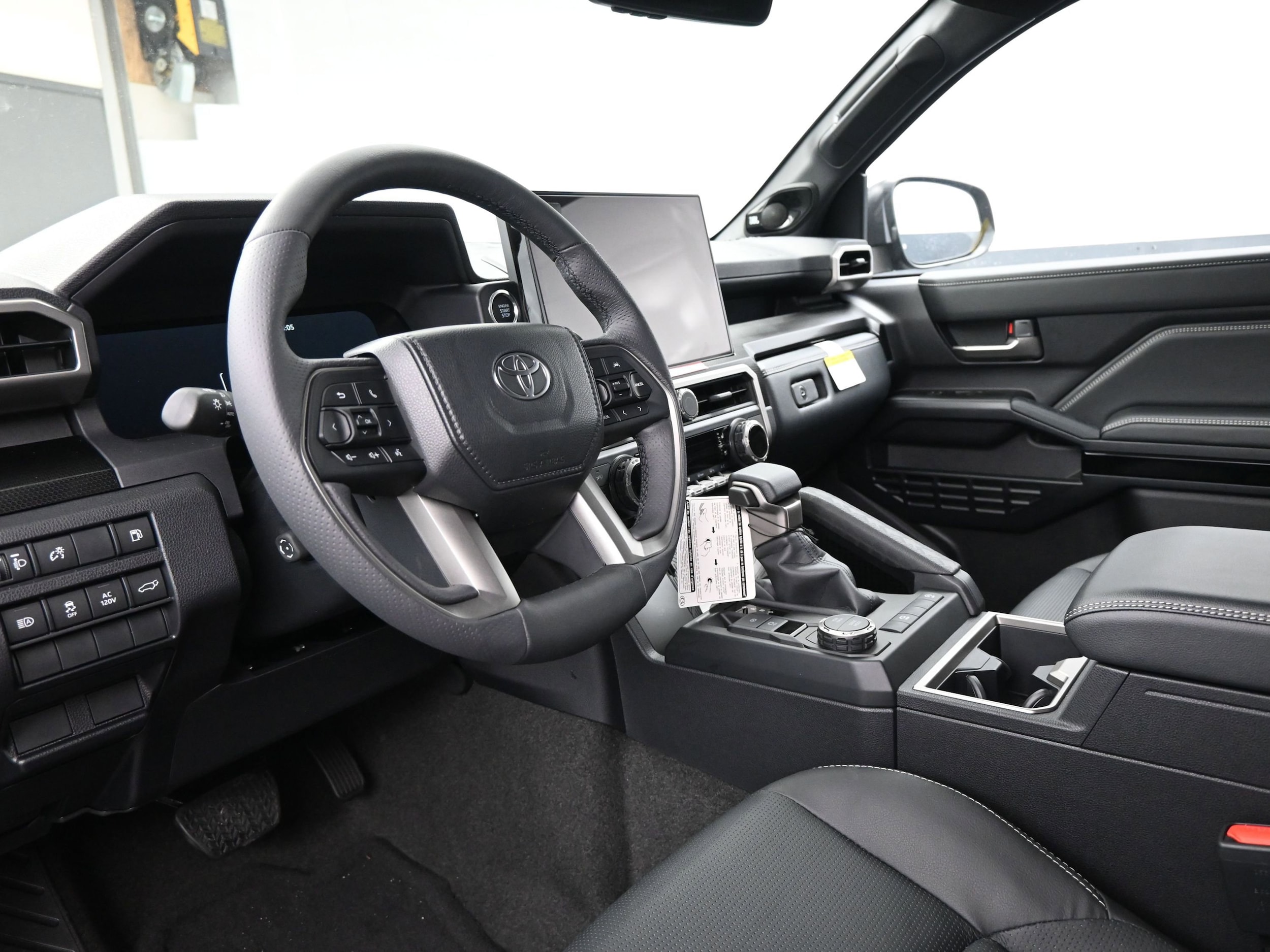 2025 Toyota 4Runner Limited - Photo 14