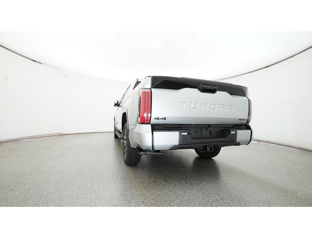 2025 Toyota Tundra Platinum - Photo 22