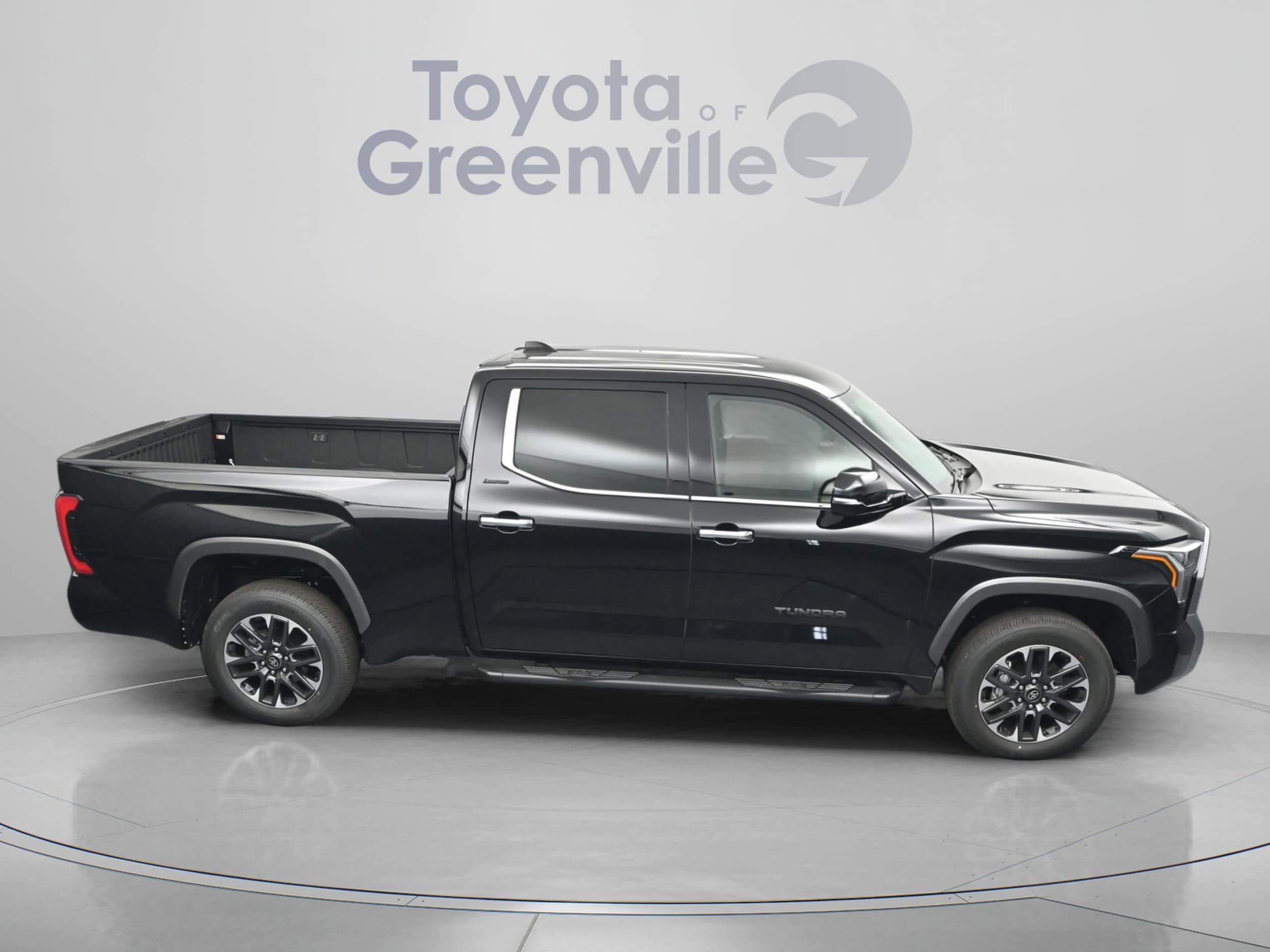 2026 Toyota Tundra Limited - Photo 17