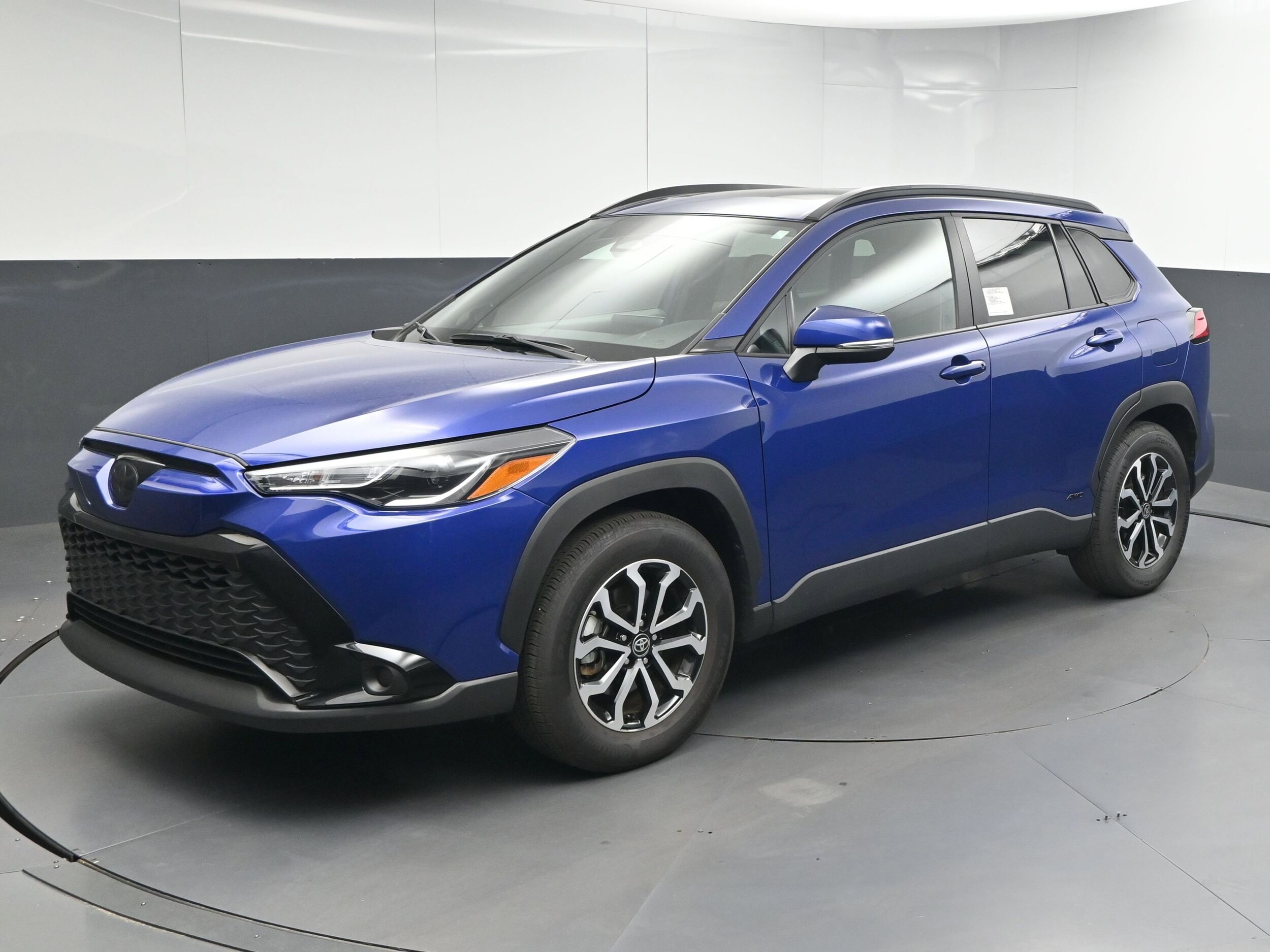 2024 Toyota Corolla Cross Hybrid SE photo 3